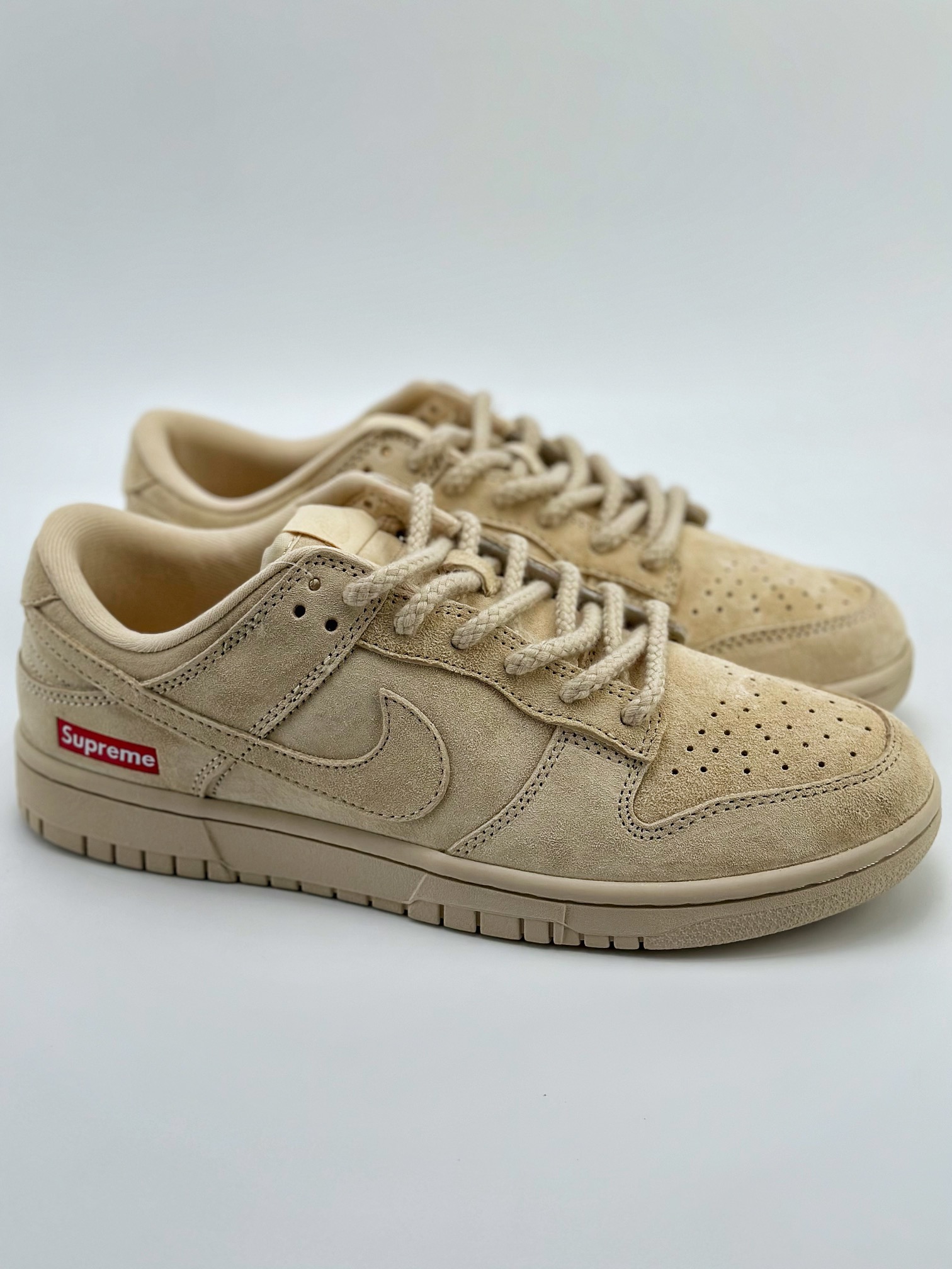 300 Nike SB Dunk Low Retro x Supreme 米黄 FC1688-122