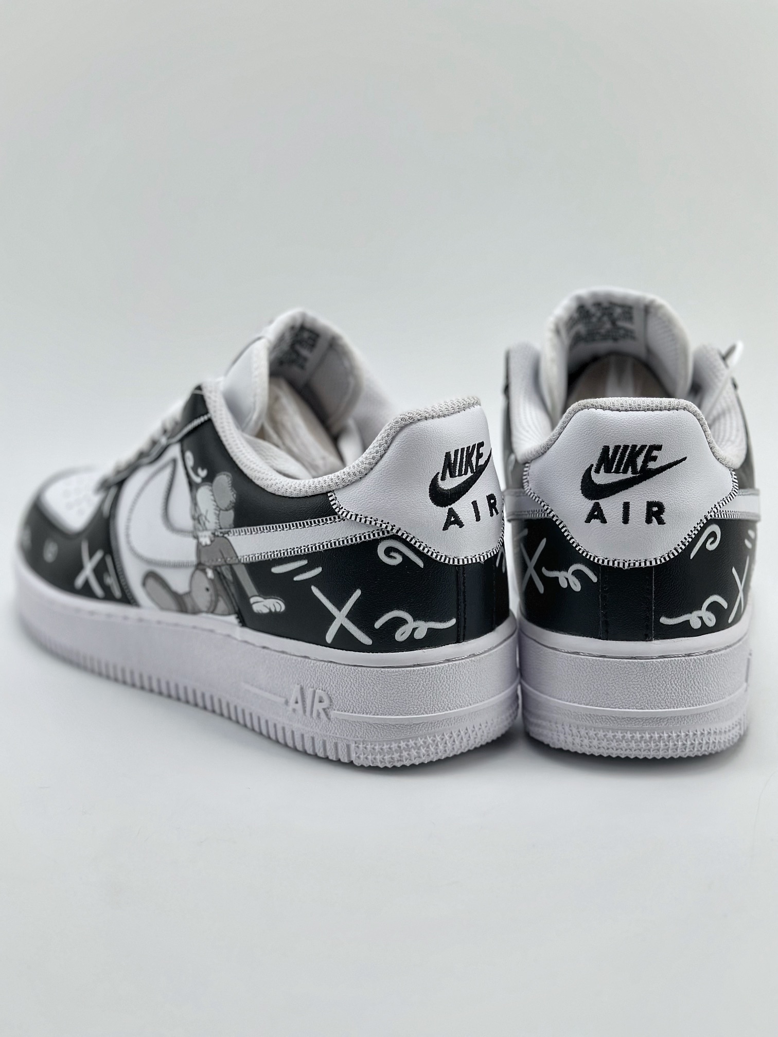 260 Nike Air Force 1 Low 07 x KAWA 联名黑白涂鸦 CW2288-777