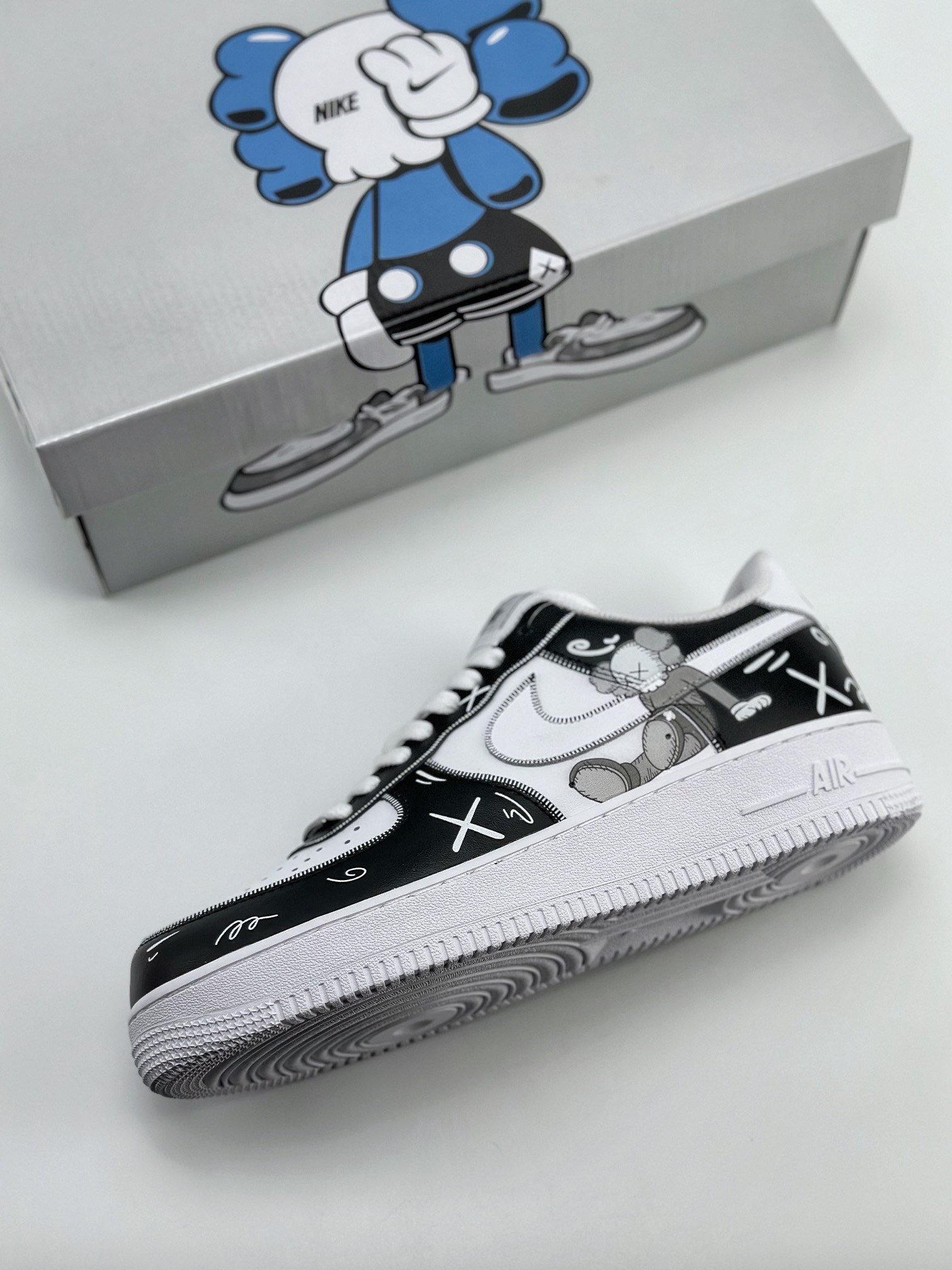 260 Nike Air Force 1 Low 07 x KAWA 联名黑白涂鸦 CW2288-777