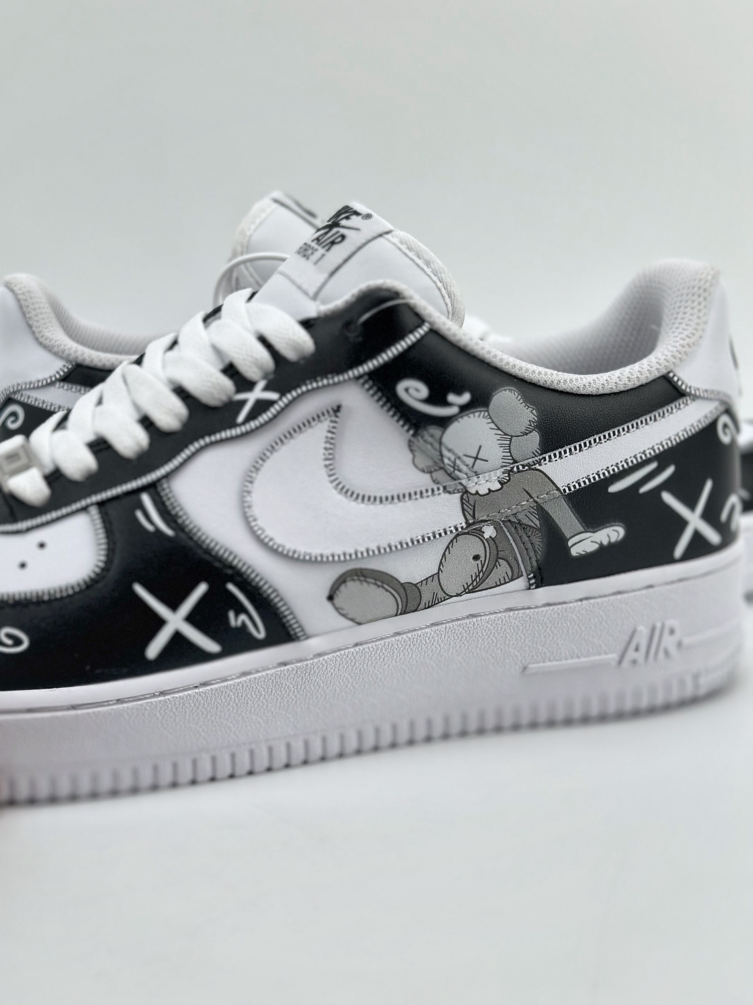 260 Nike Air Force 1 Low 07 x KAWA 联名黑白涂鸦 CW2288-777