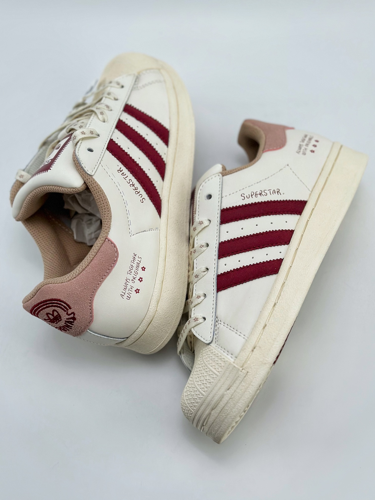 150 Adidas   Originals Superstar 贝壳头 白粉红  IG3853