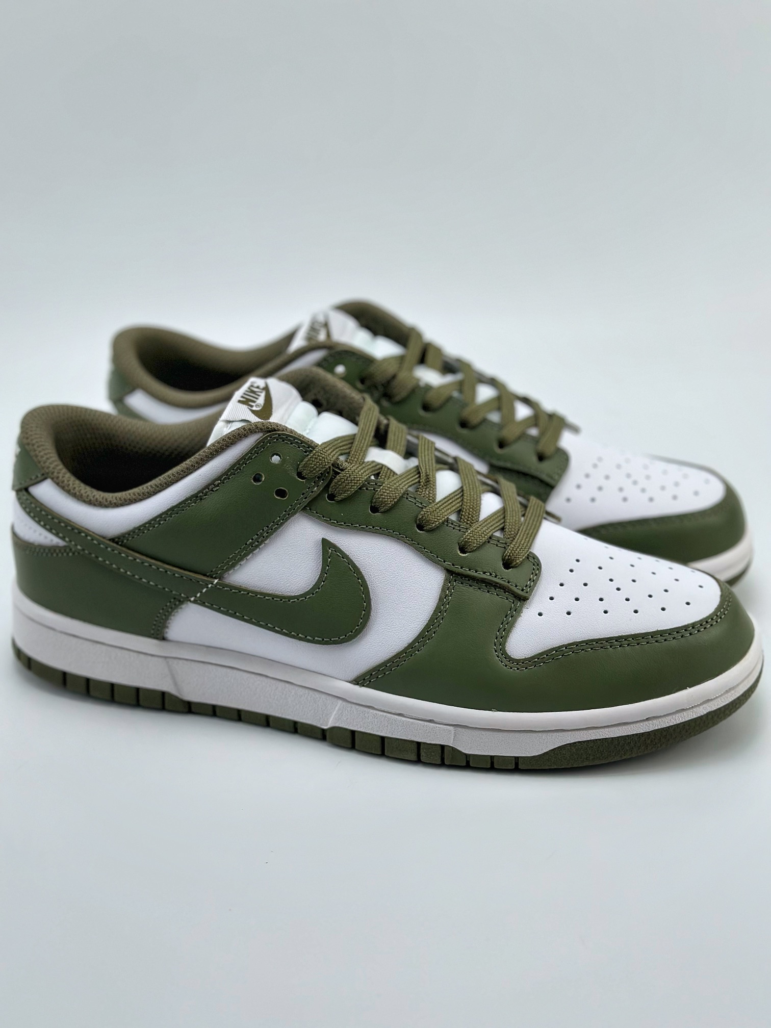 260 Nike SB Dunk Low “Medium Olive” 白橄榄绿 DD1503-120