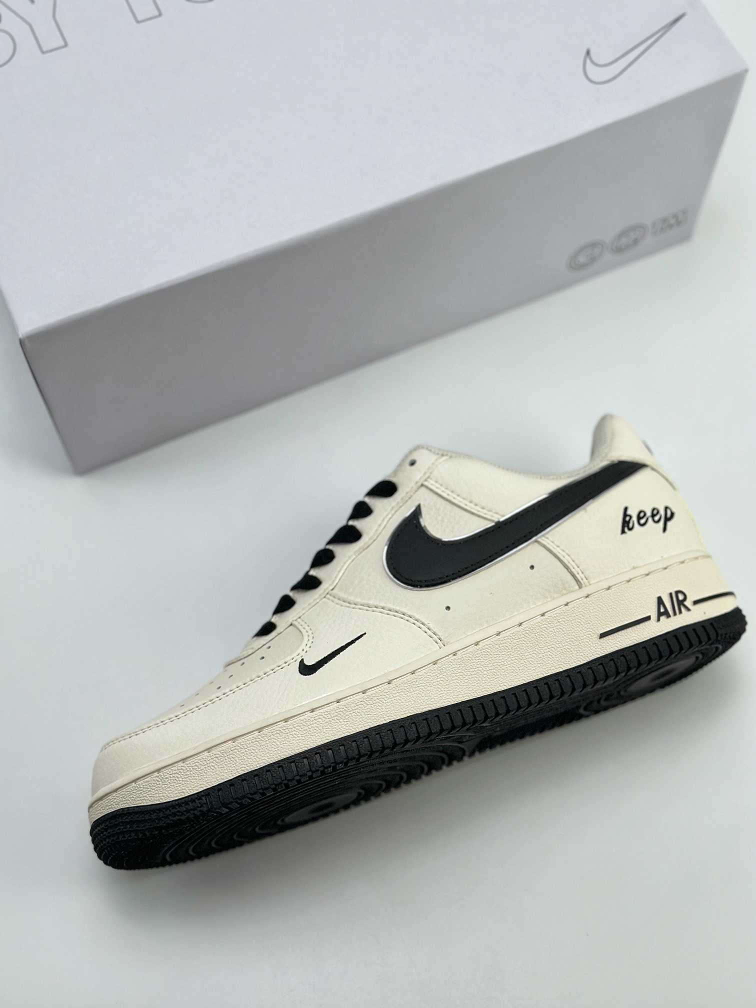 220 Nike Air Force 1 Low 07 字母白黑