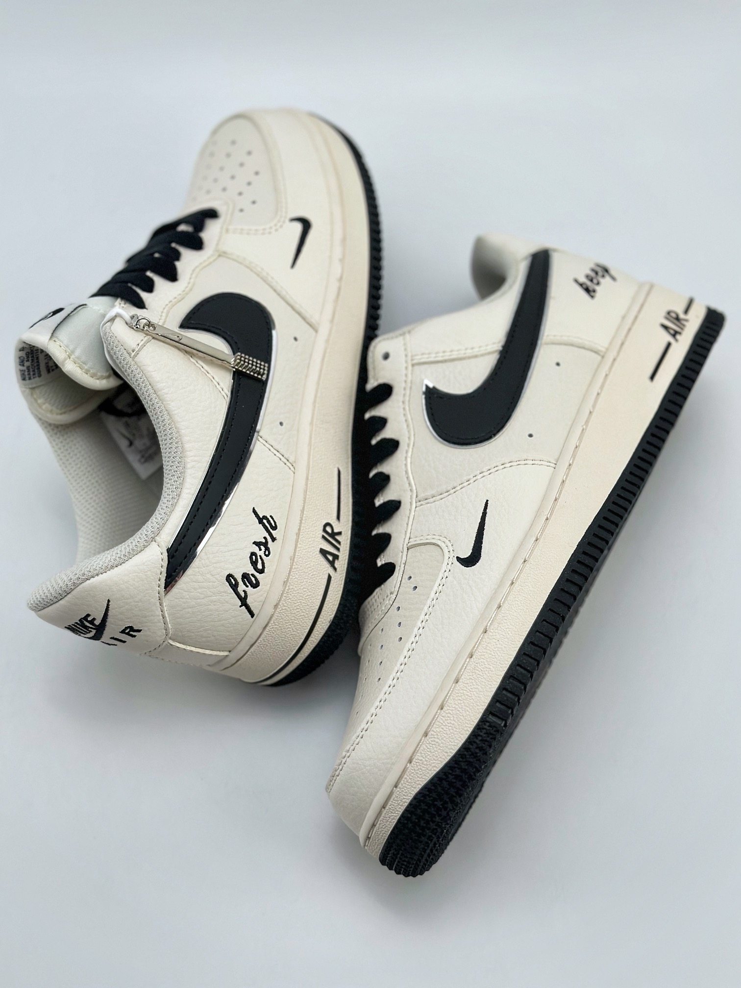 220 Nike Air Force 1 Low 07 字母白黑