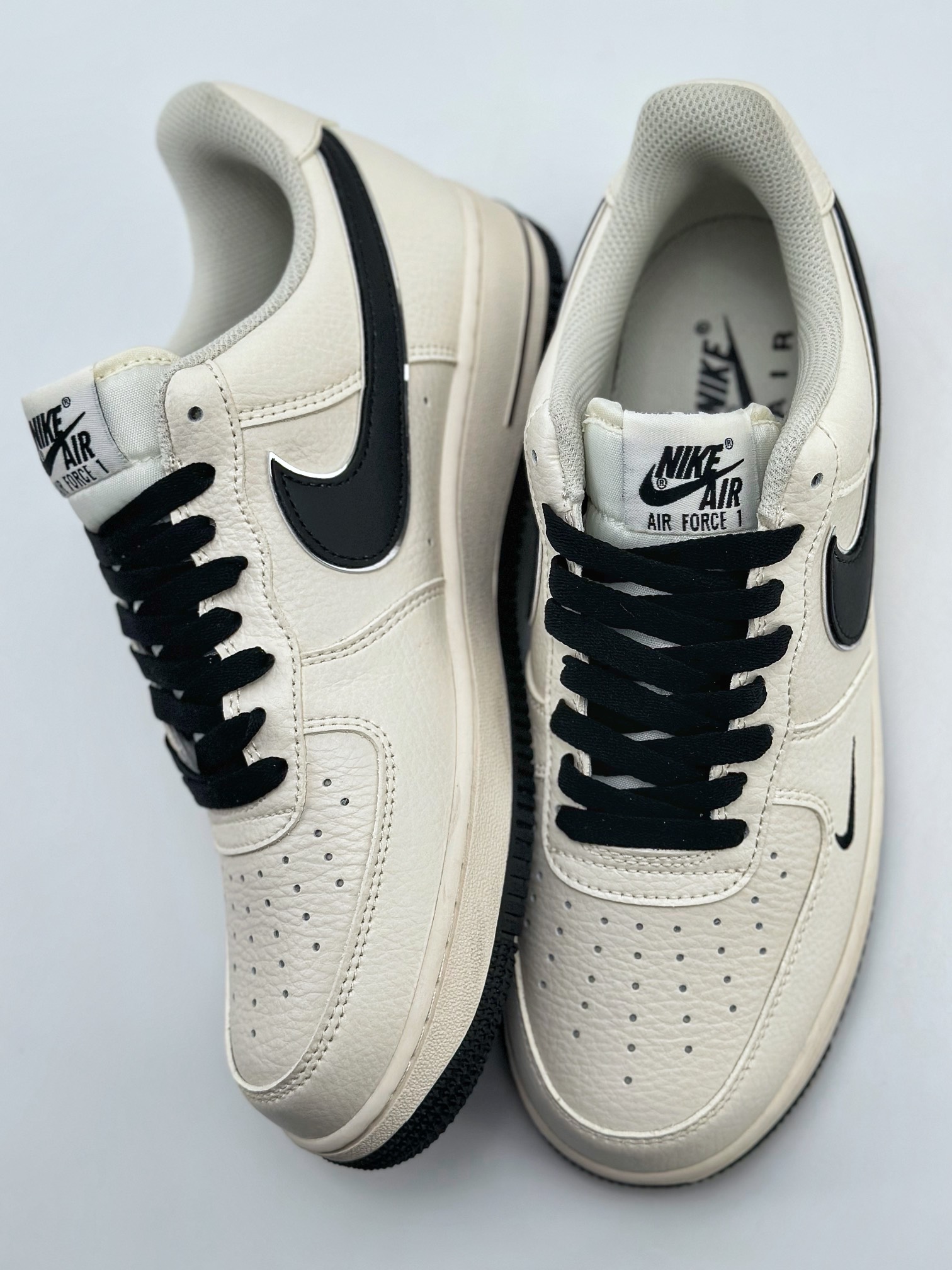 220 Nike Air Force 1 Low 07 字母白黑