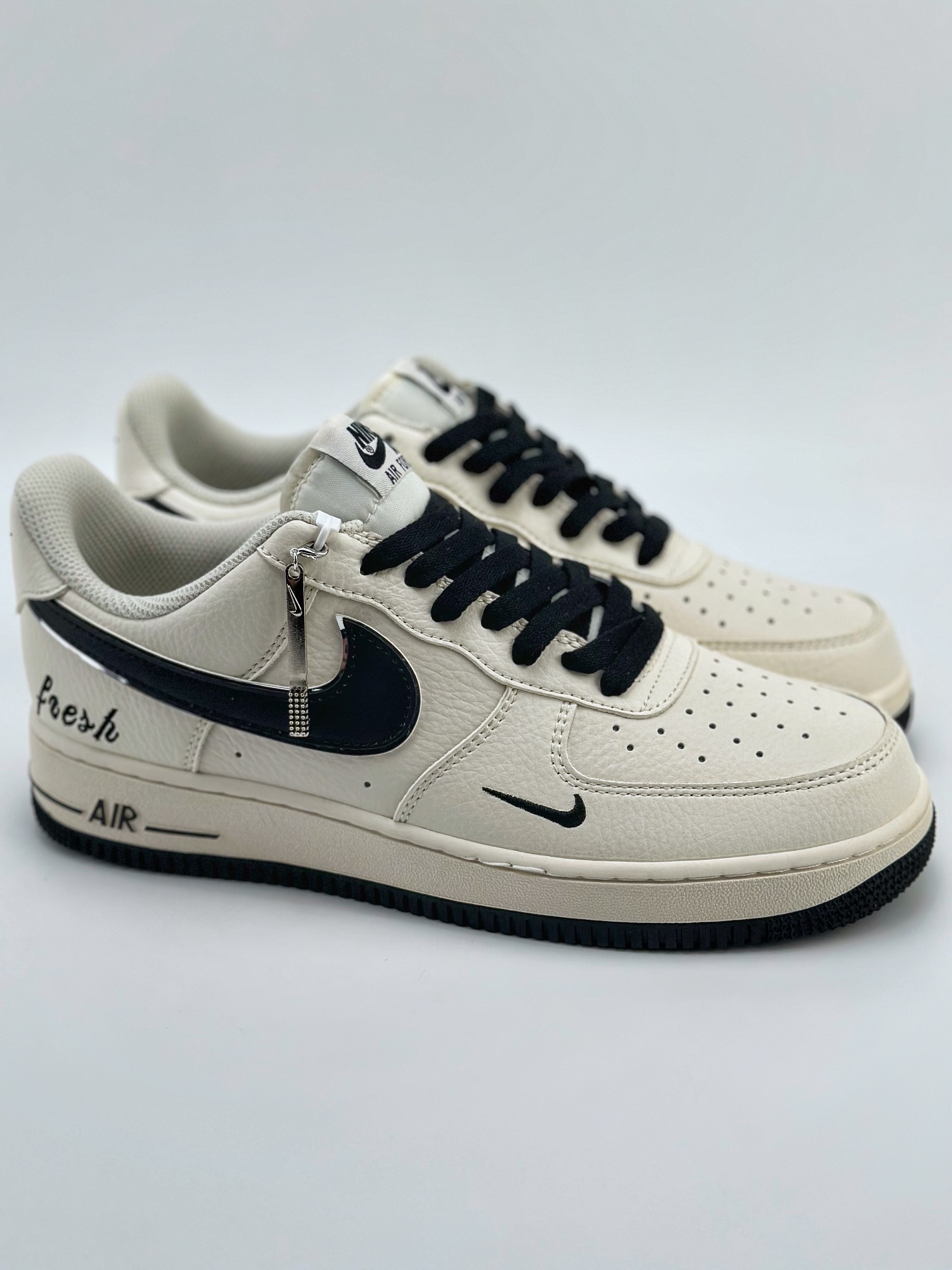 220 Nike Air Force 1 Low 07 字母白黑