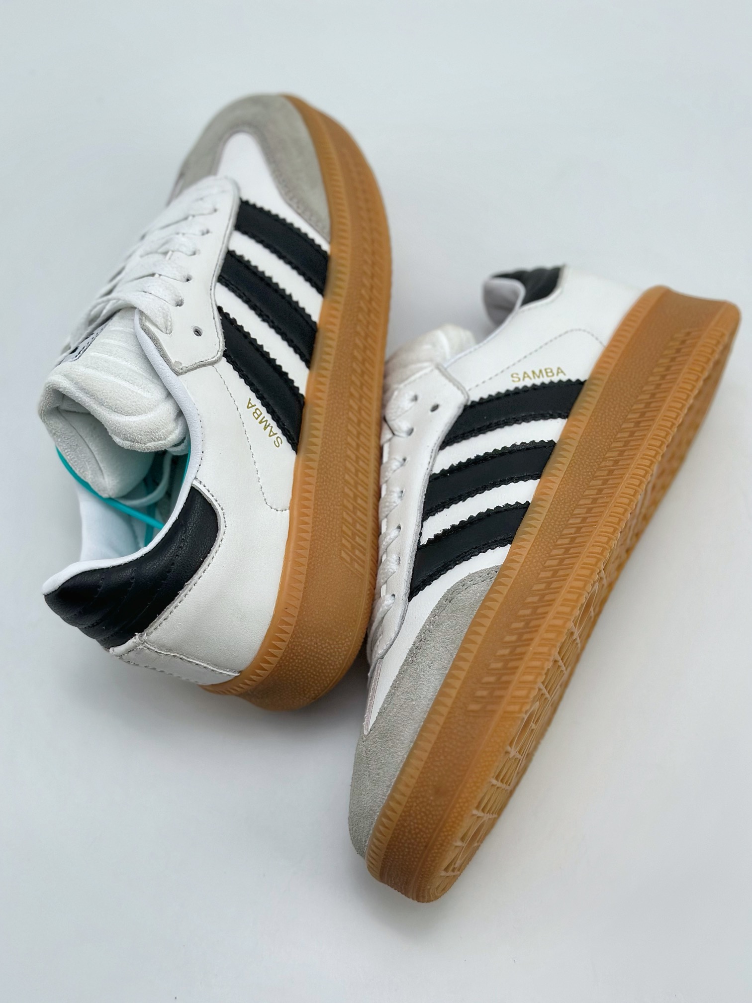 150 Adidas Samba XLG 百搭单品运动鞋 IE1377