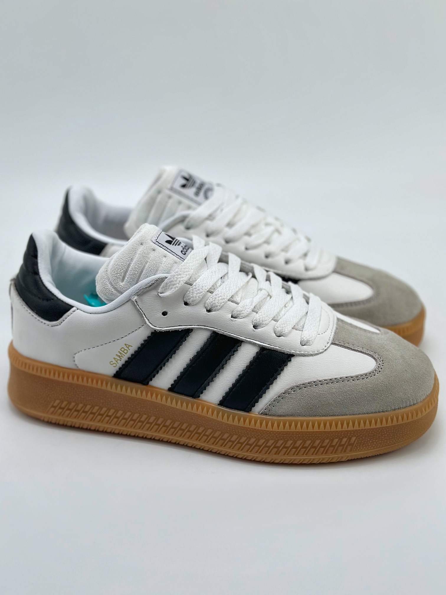 150 Adidas Samba XLG 百搭单品运动鞋 IE1377