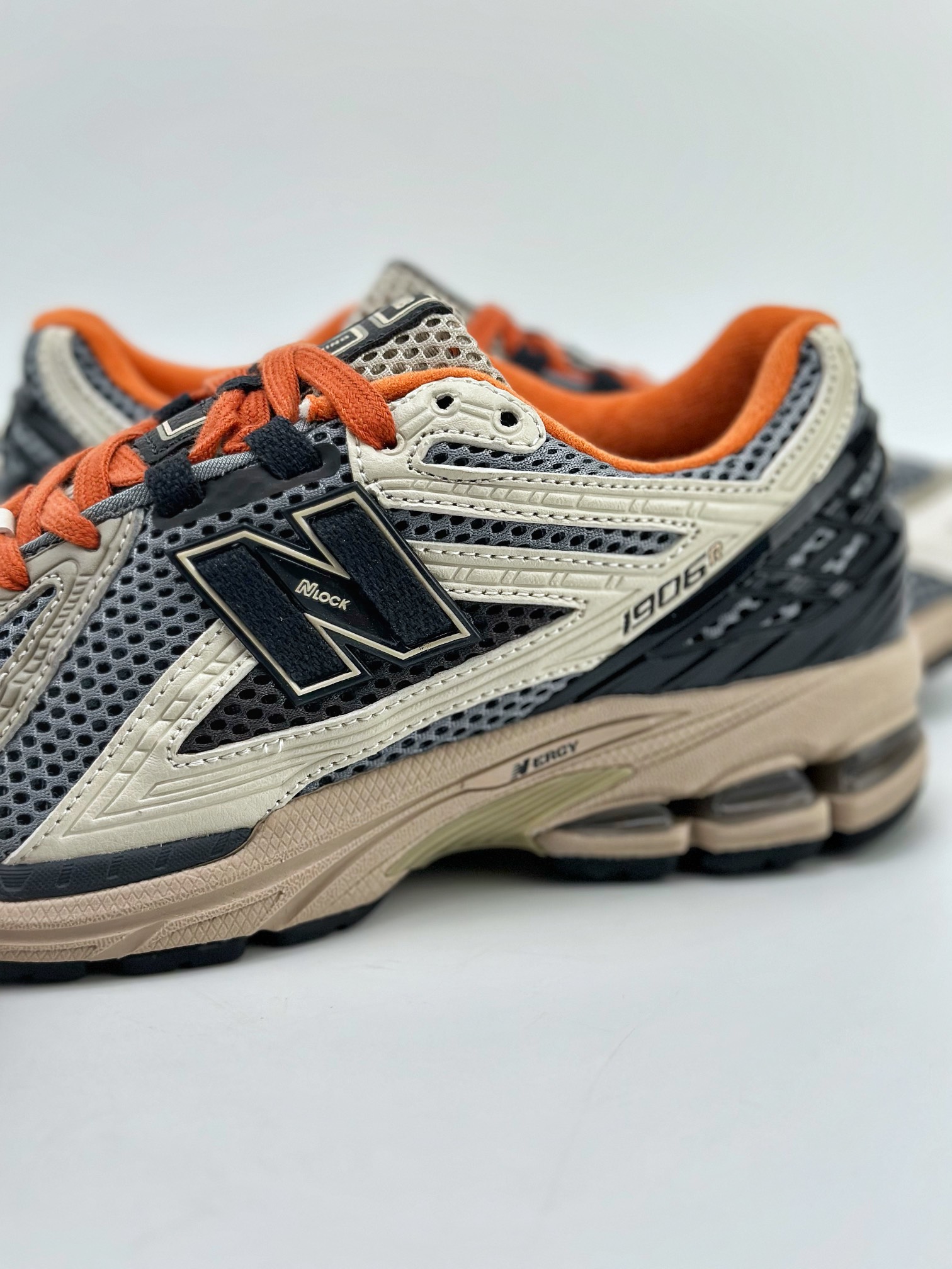 240 New Balance M1906系列 复古单品宝藏老爹鞋款 M1906RSA