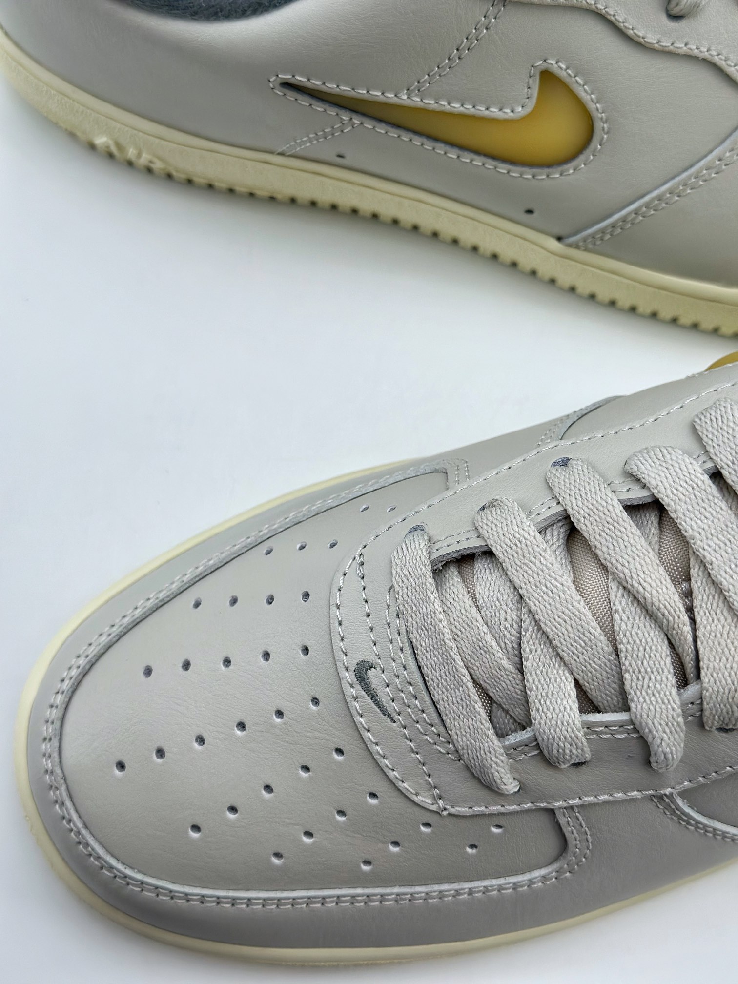 200 Nike Air Force 1 Low 07 ” Light Bone and Coconut Milk ” 果冻 DC8894-001