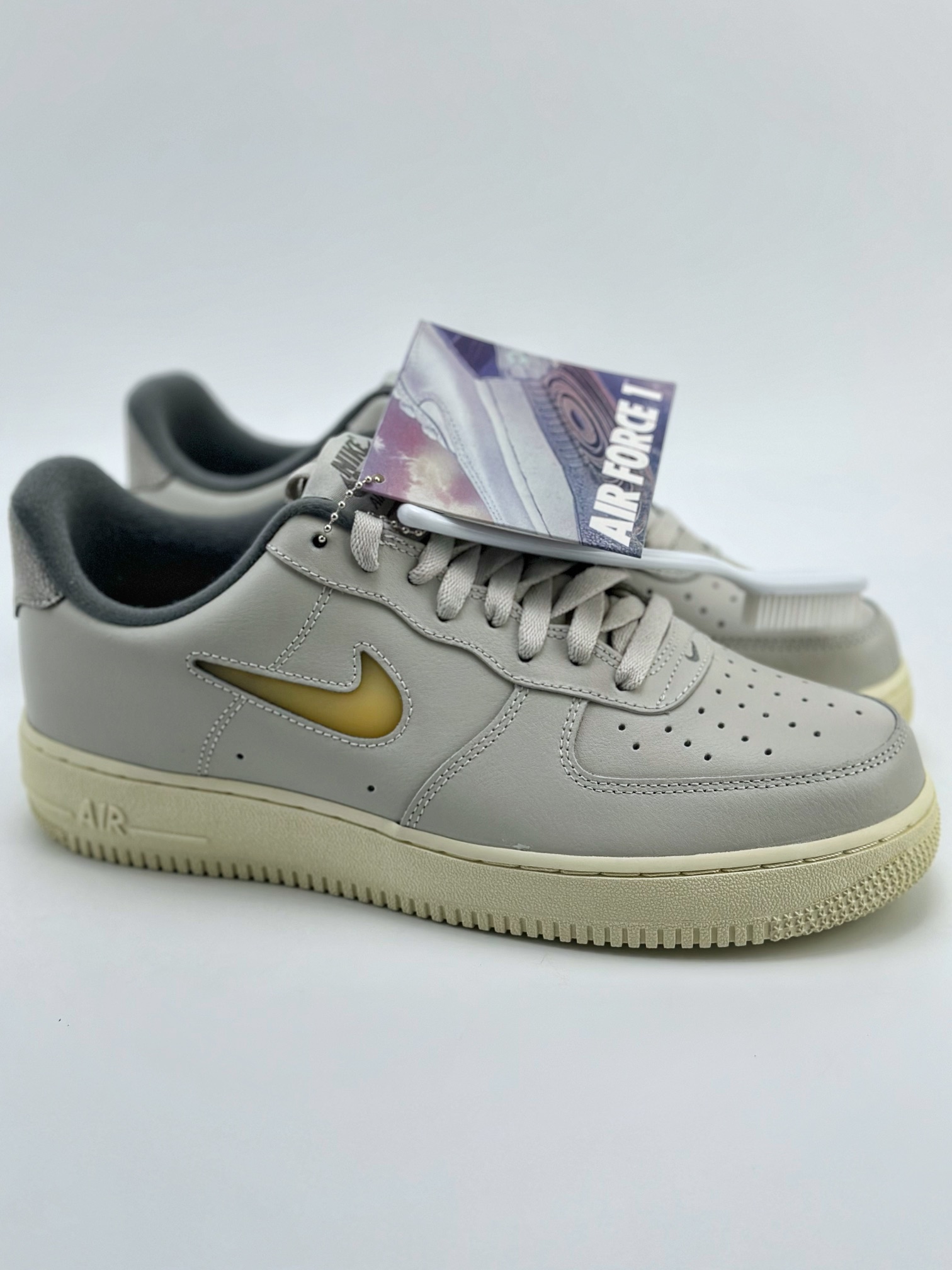 200 Nike Air Force 1 Low 07 ” Light Bone and Coconut Milk ” 果冻 DC8894-001