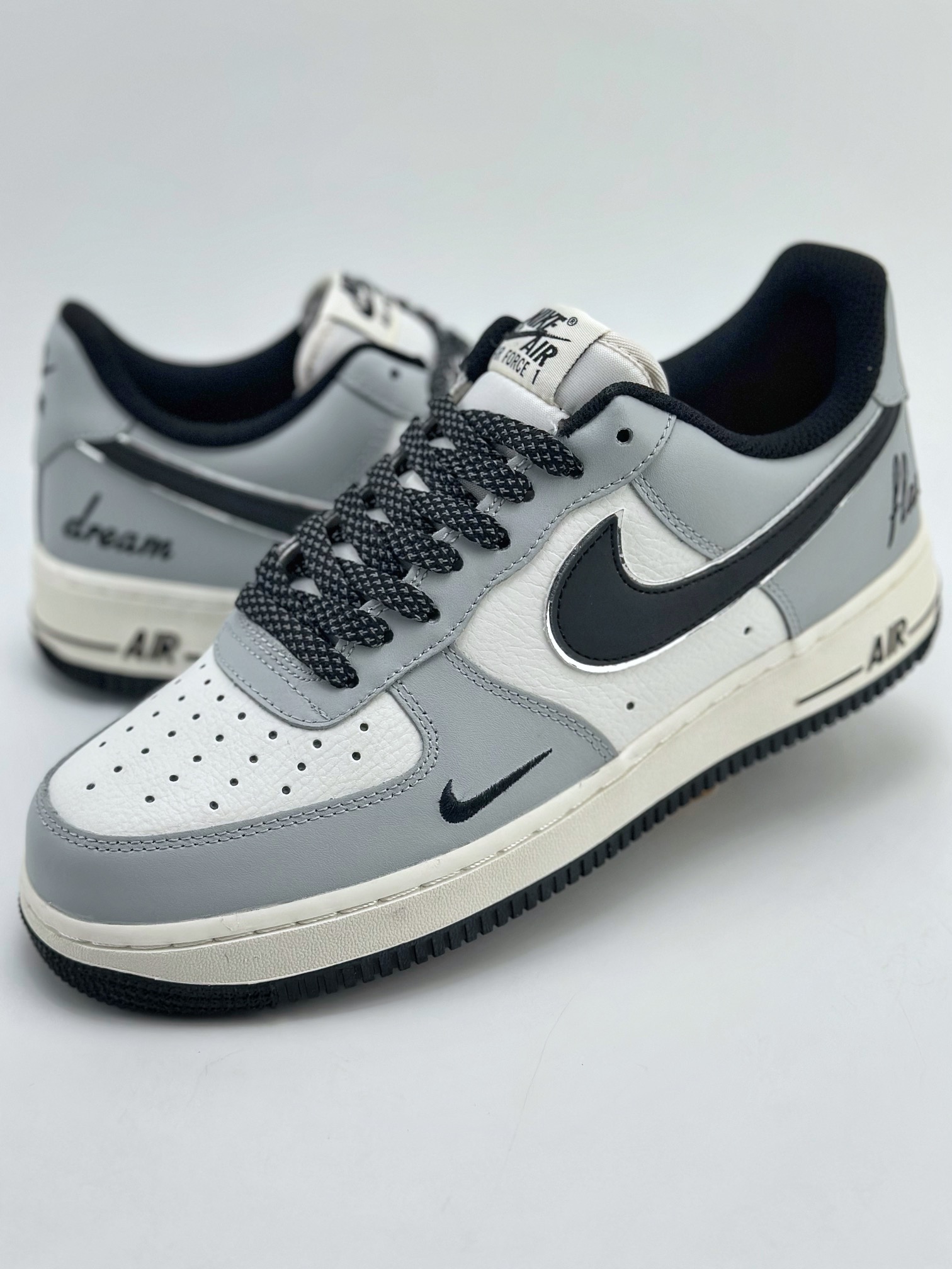 220 Nike Air Force 1 Low 07 艺术字体白黑灰 KP3069-021