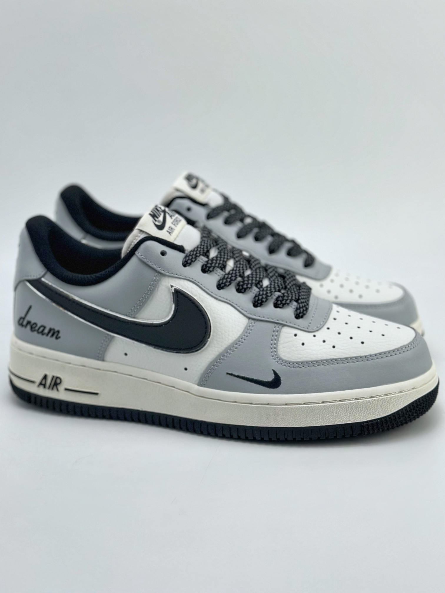 220 Nike Air Force 1 Low 07 艺术字体白黑灰 KP3069-021