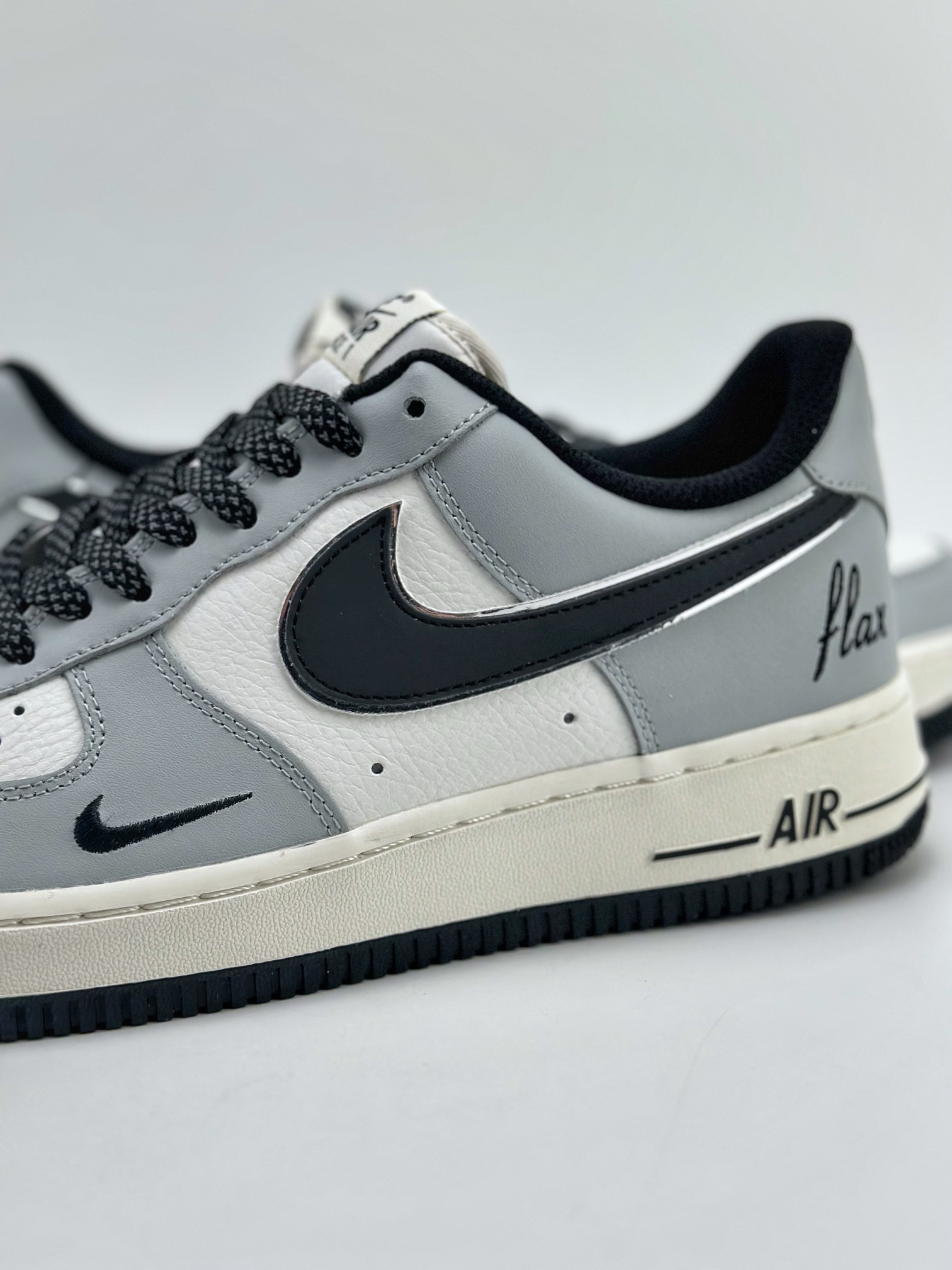 220 Nike Air Force 1 Low 07 艺术字体白黑灰 KP3069-021