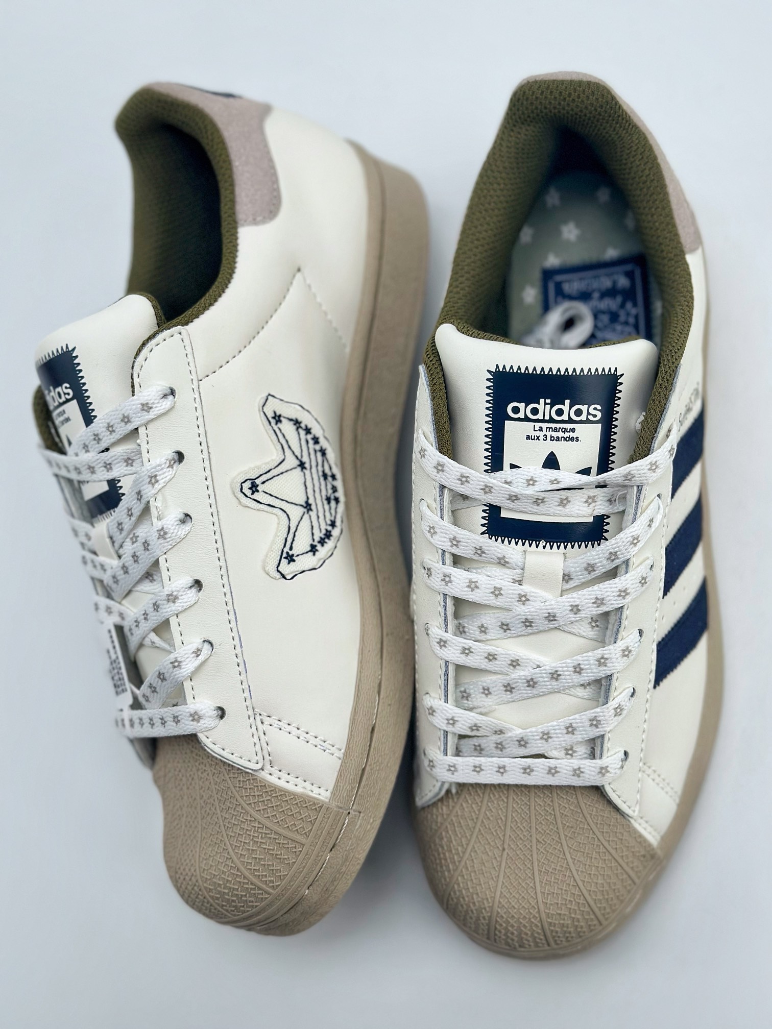 150 Adidas   Originals Superstar 贝壳头 白灰蓝  IG3852