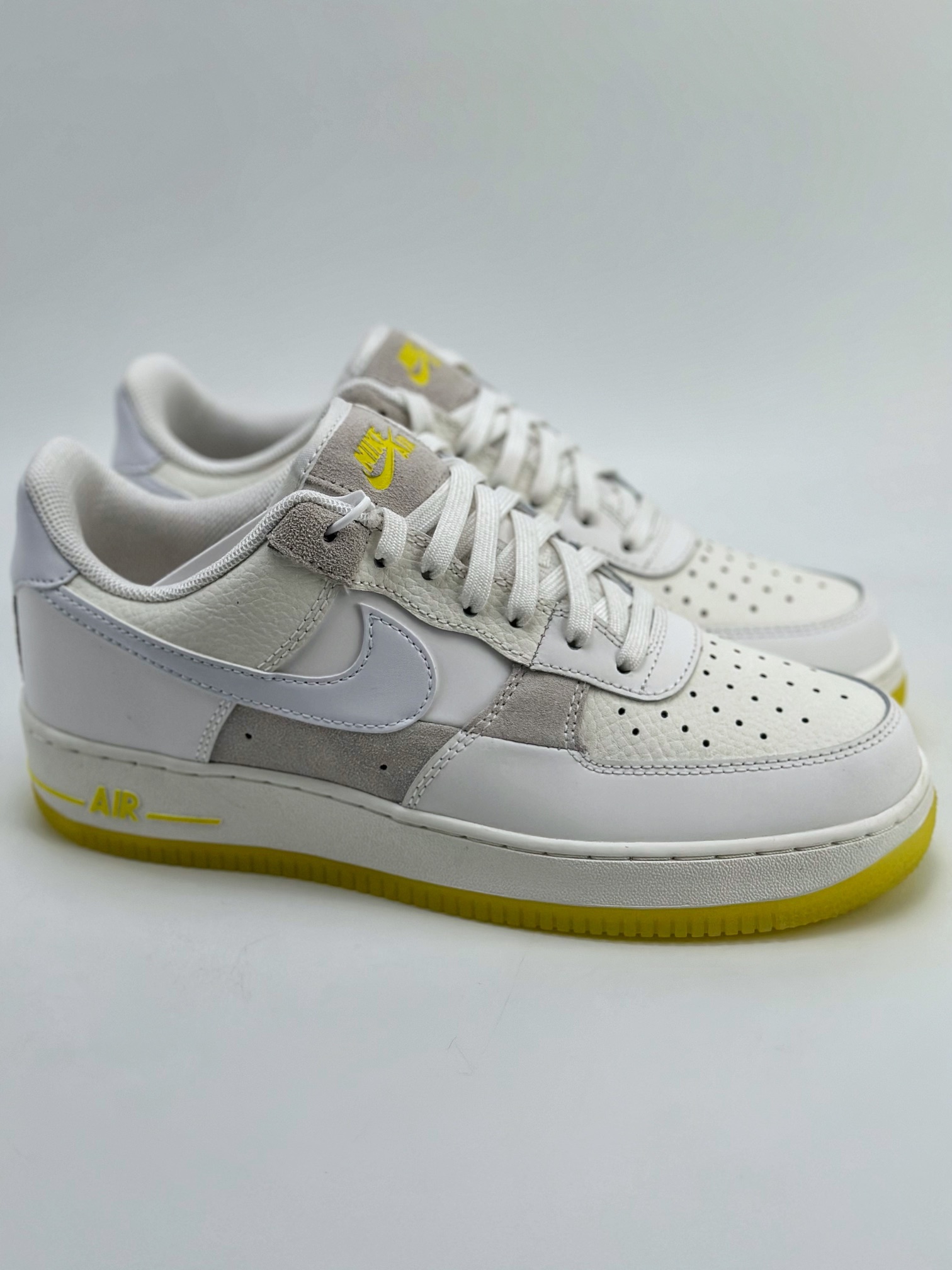 220 Nike Air Force 1 Low 07 白黄拼接 FQ0709-100