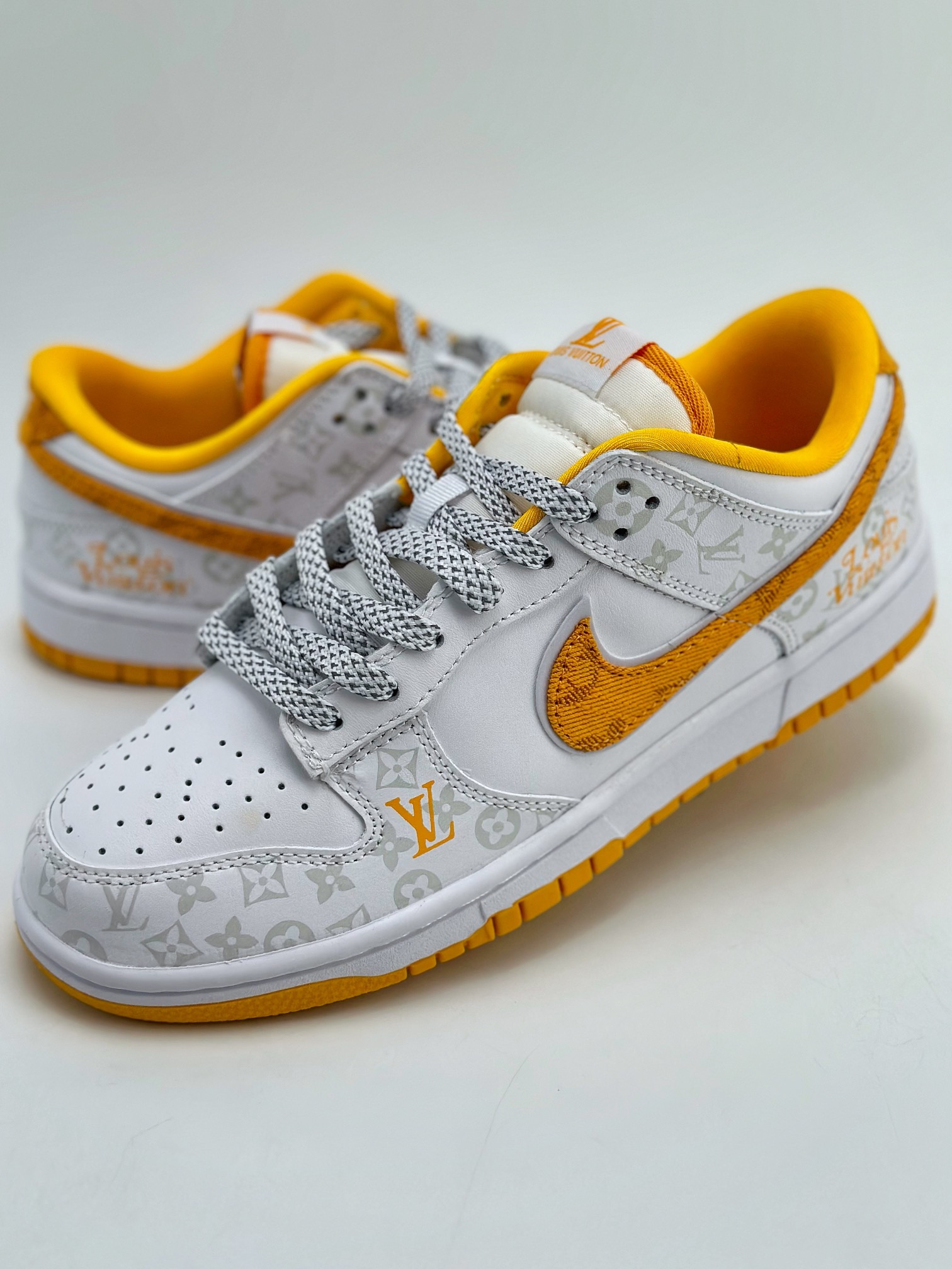 260 Nike SB Dunk Low x Louis Vuitton 白黄LV印花 DD1391-128