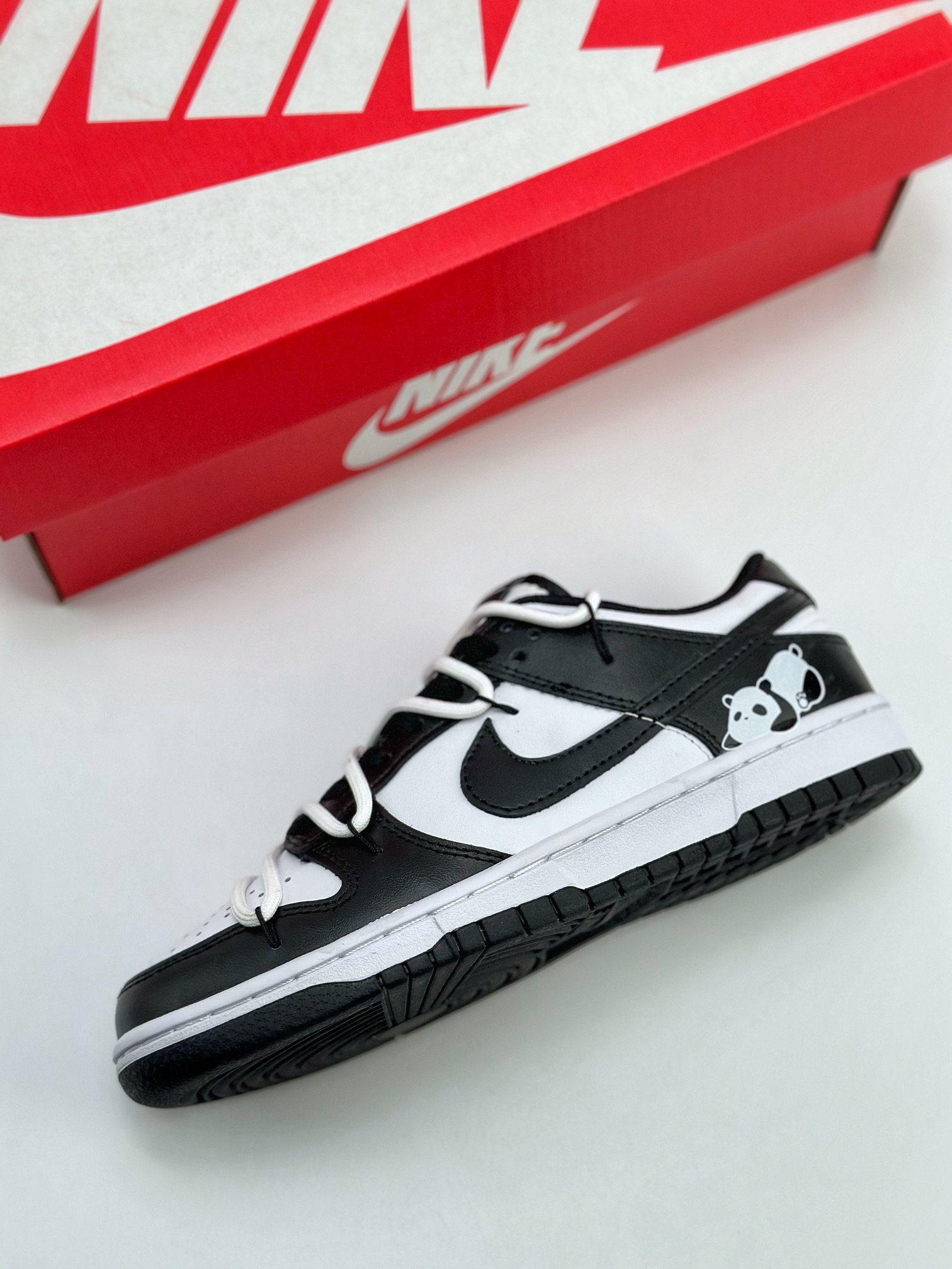 220 NIKE SB Dunk Low 黑白熊猫绑带 DD1391-100