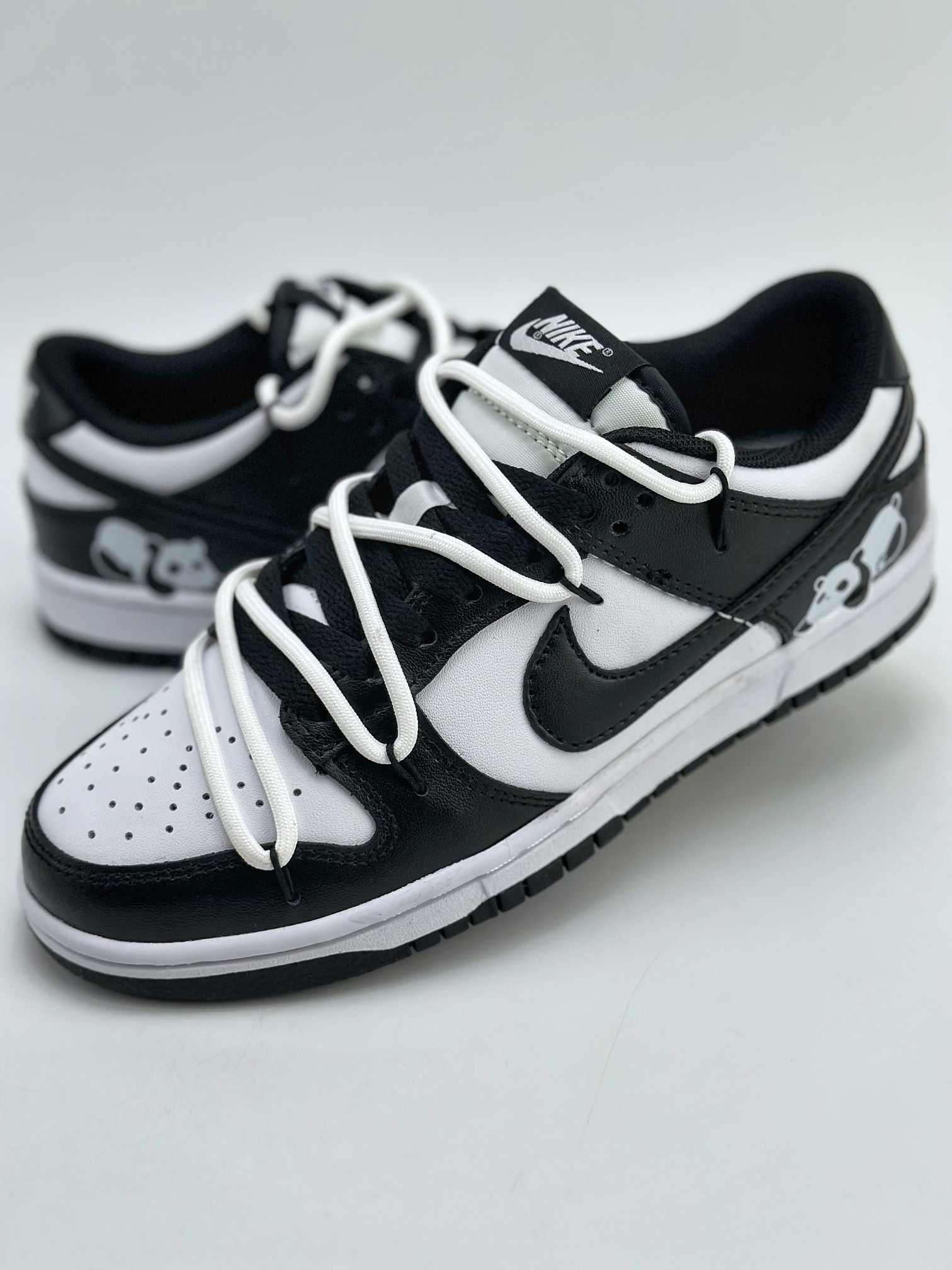 220 NIKE SB Dunk Low 黑白熊猫绑带 DD1391-100