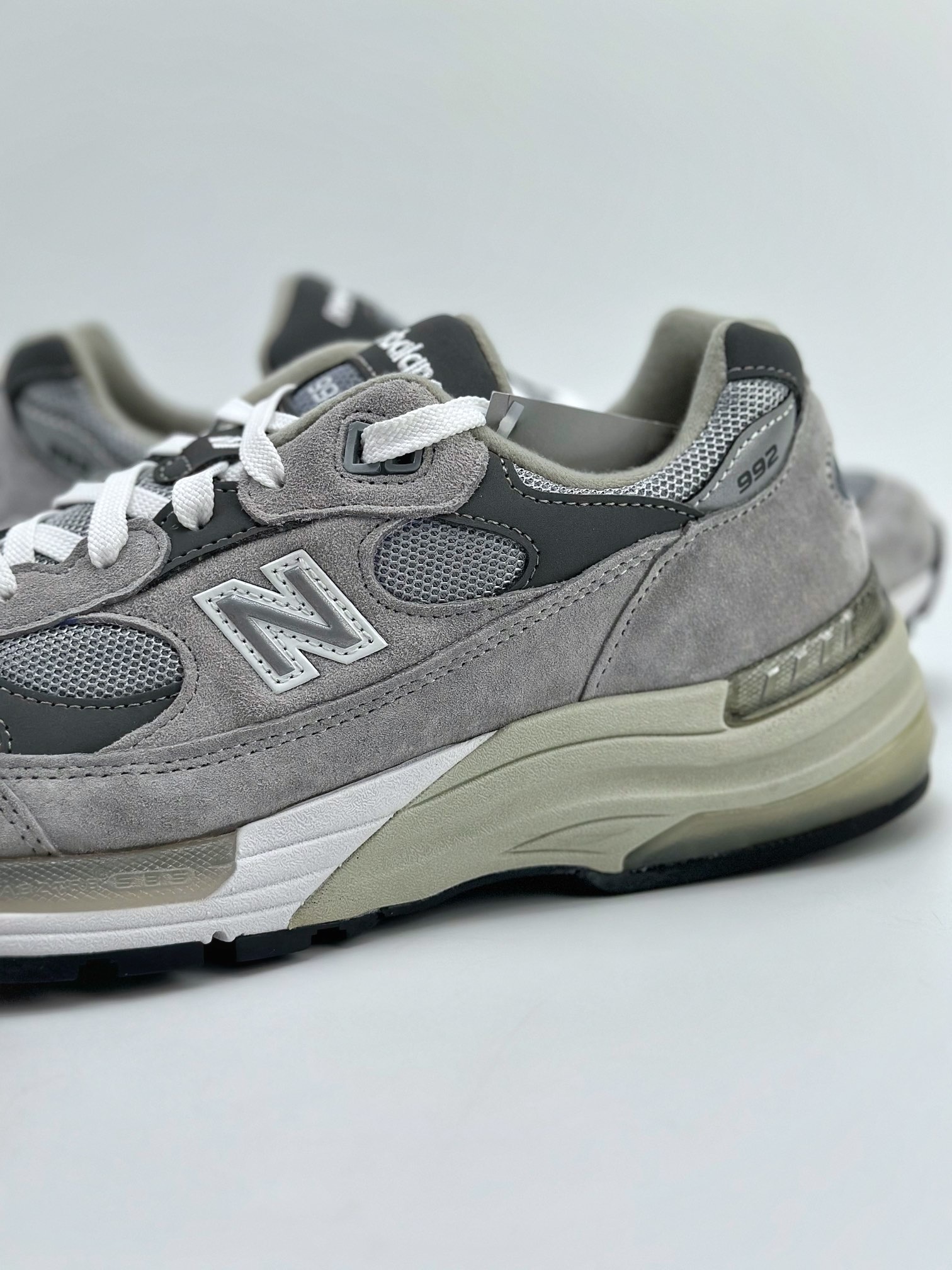 280 New Balance 992 元祖灰 复古风格  M992GR