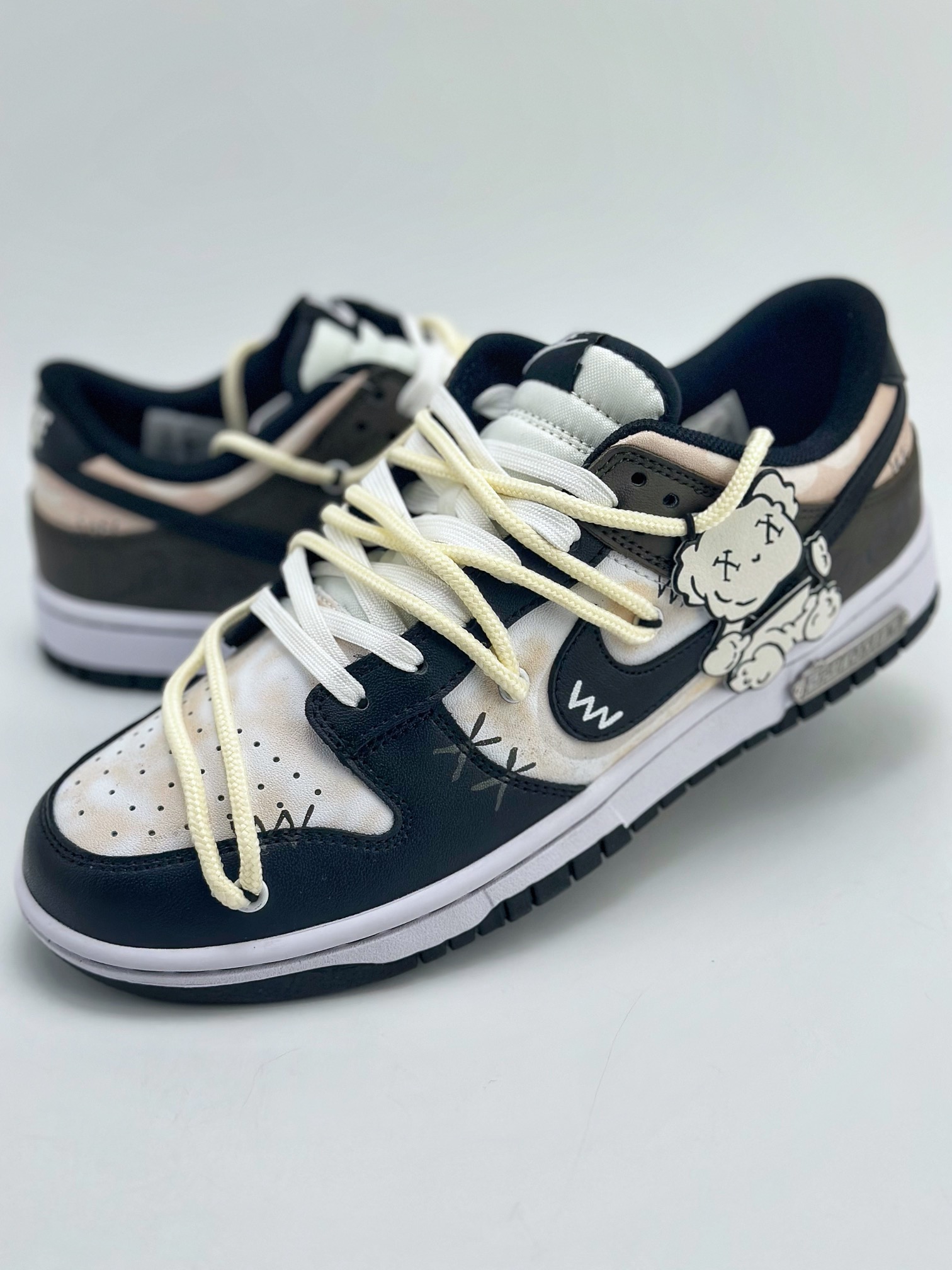 300 Nike SB Dunk Low 布偶熊 玩偶 DD1391-100