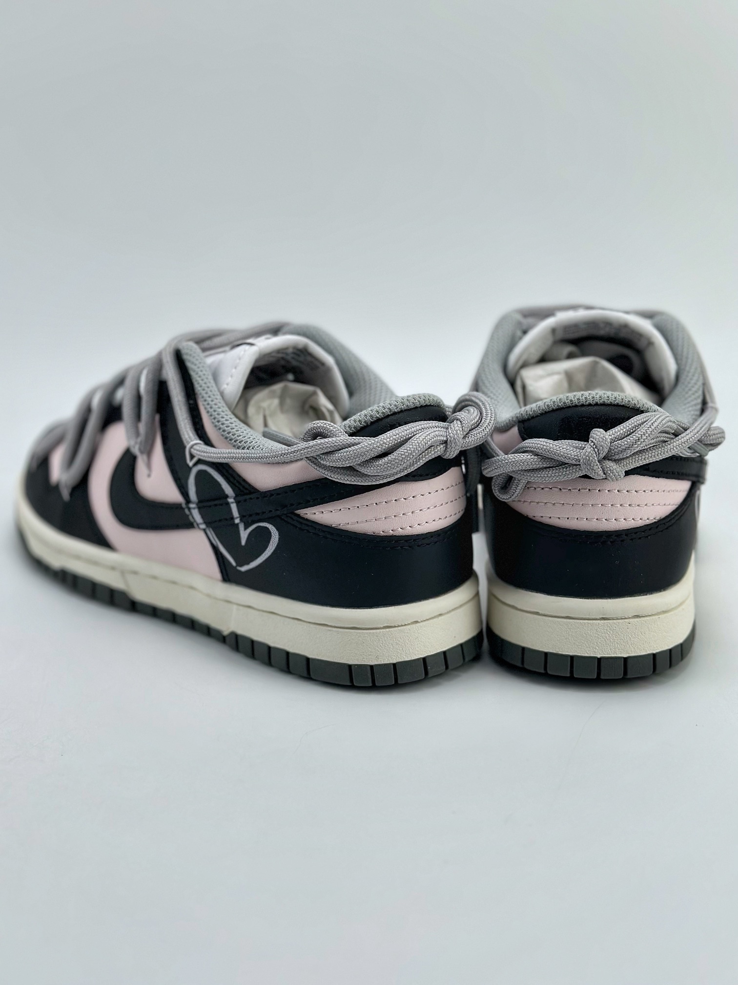 240 NIKE SB Dunk Low 甜心辣妹 黑粉 DD1503-117