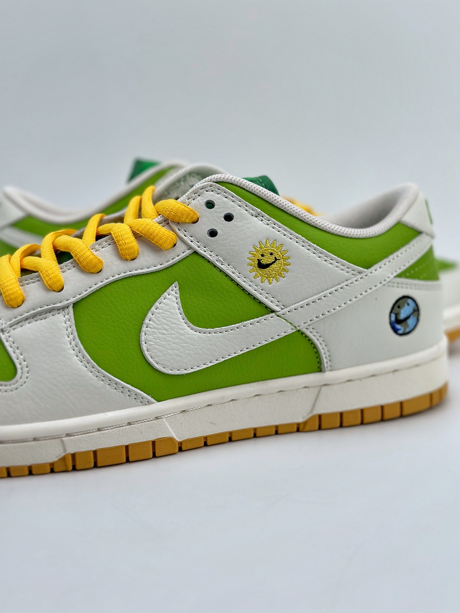 280 Nike SB Dunk Low 白绿笑脸 BB1609-115