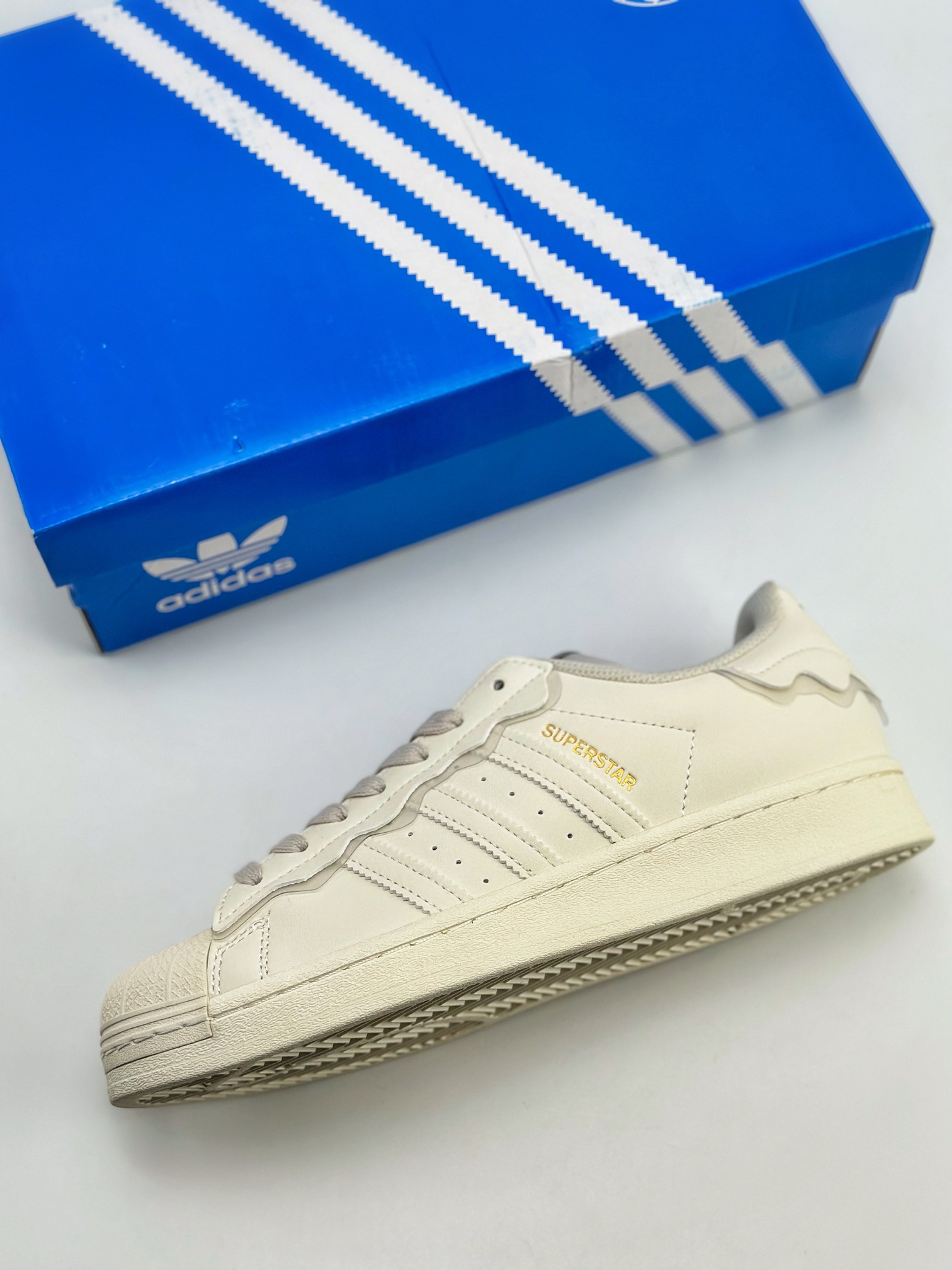 150 Adidas   Originals Superstar 贝壳头 白色奶油  GW4441