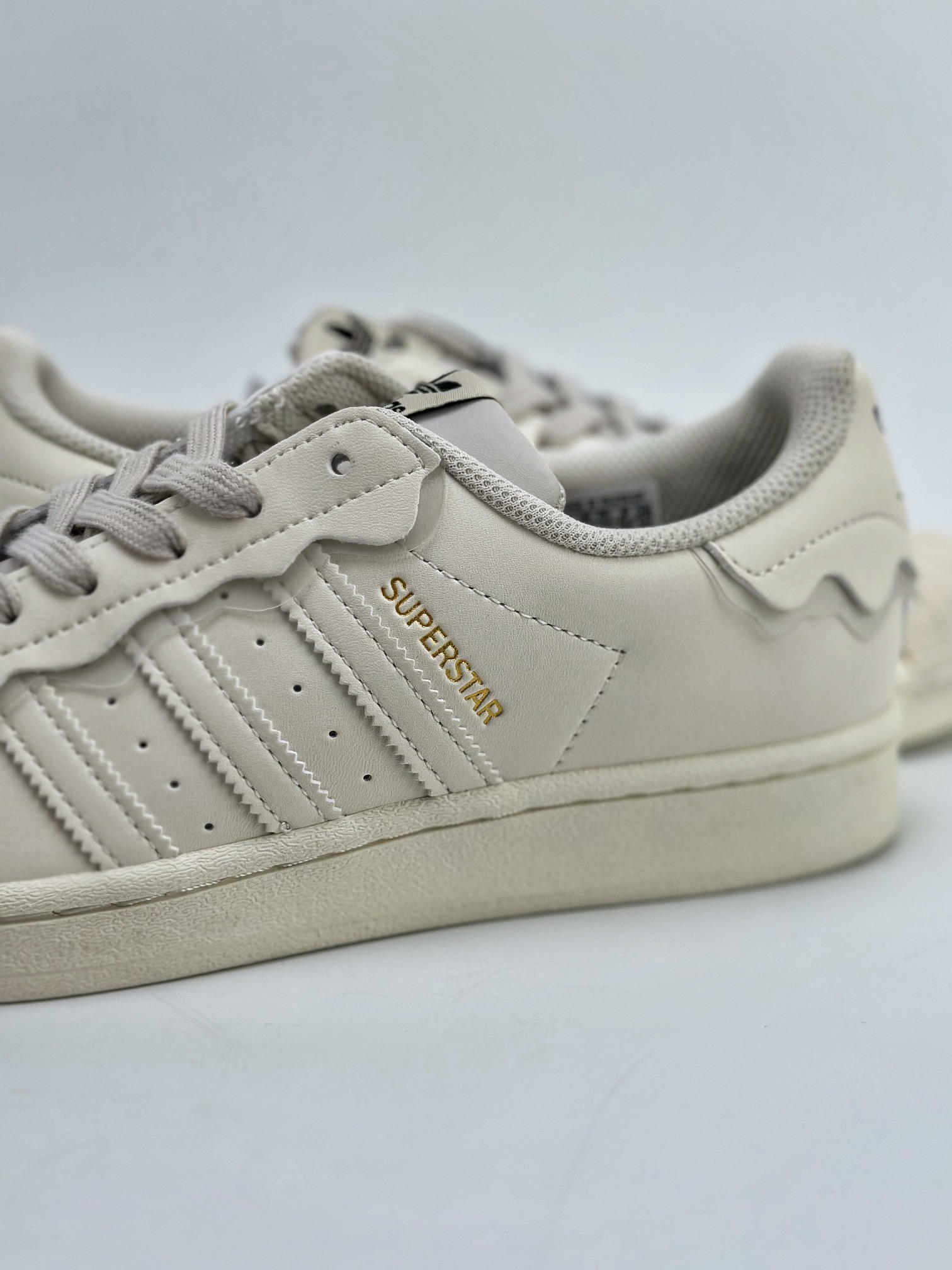 150 Adidas   Originals Superstar 贝壳头 白色奶油  GW4441