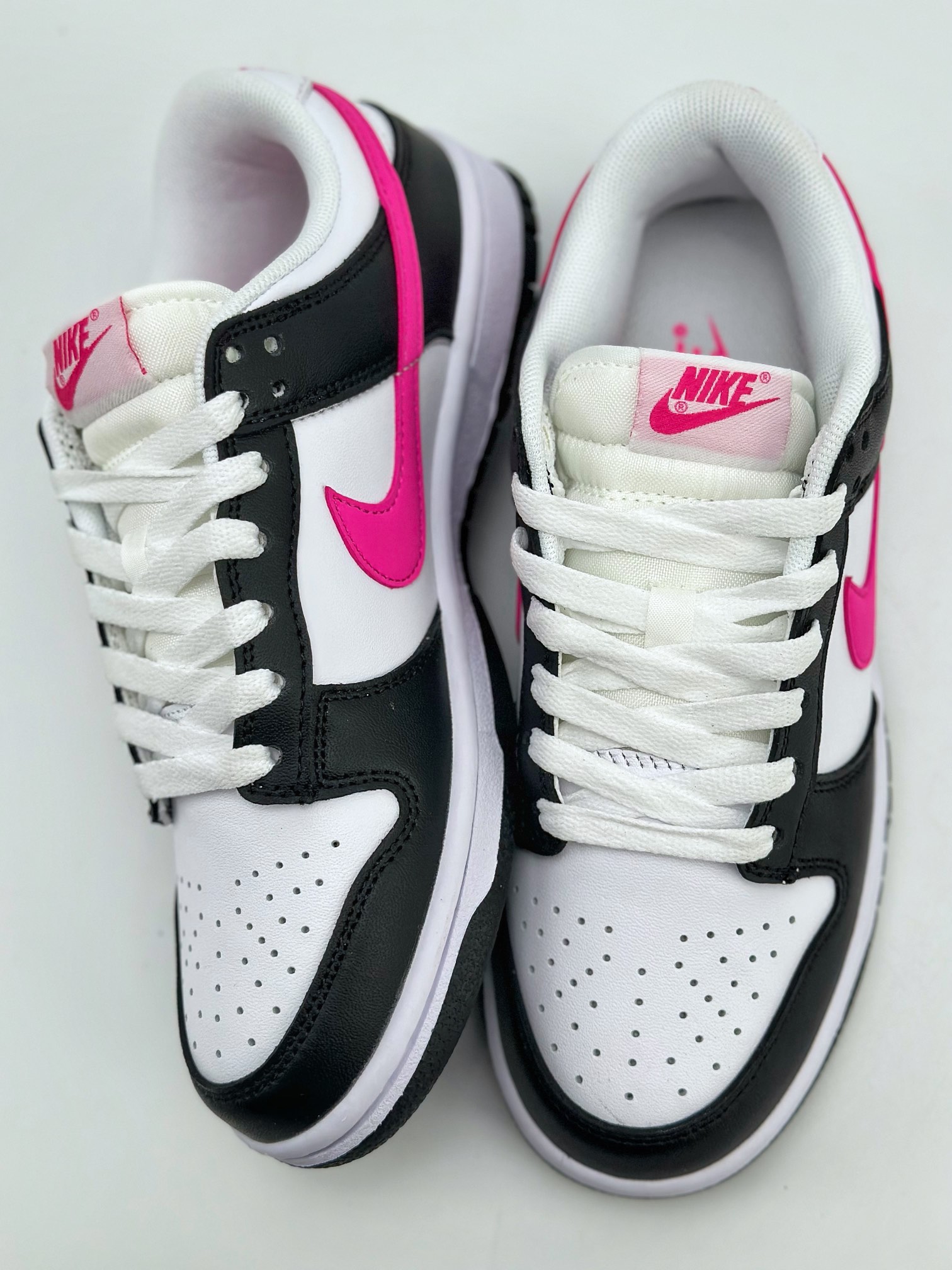 200 NIKE SB Dunk Low 黑粉勾 FB9109-401