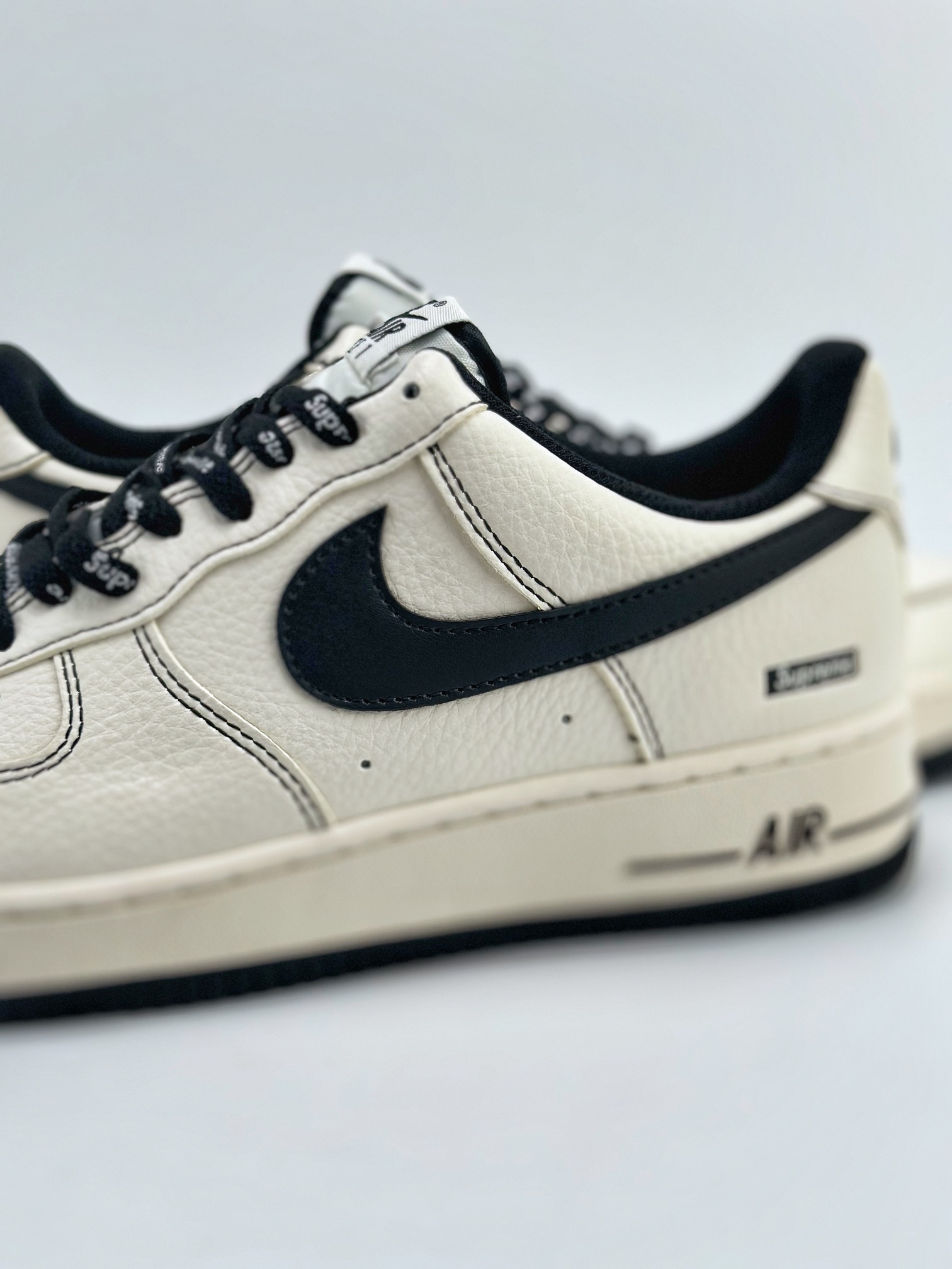 220 Nike Air Force 1 Low 07 x Suoreme 联名米白黑