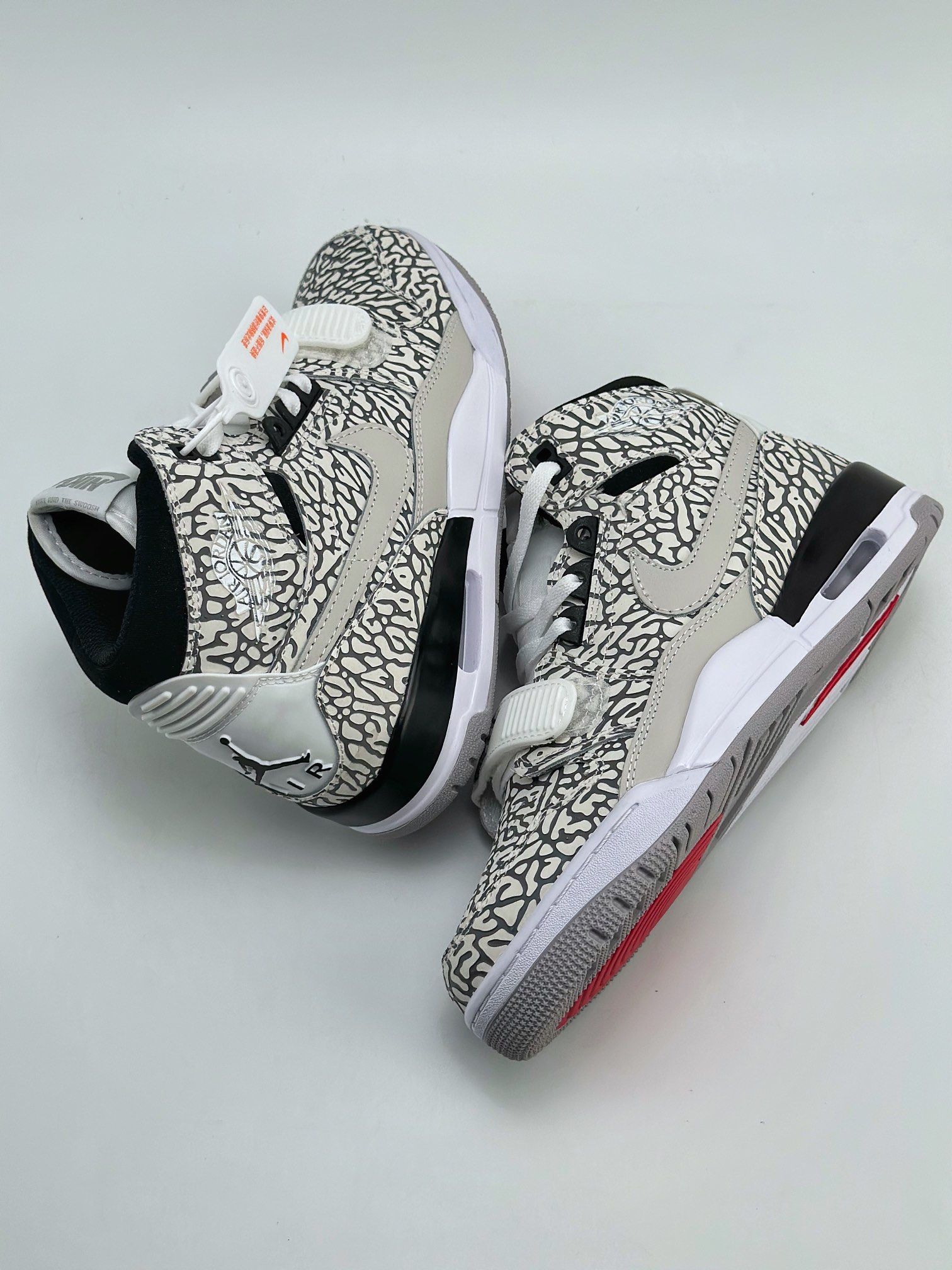 240 Air Jordan Legacy 312 High 爆裂纹  AV3922-100