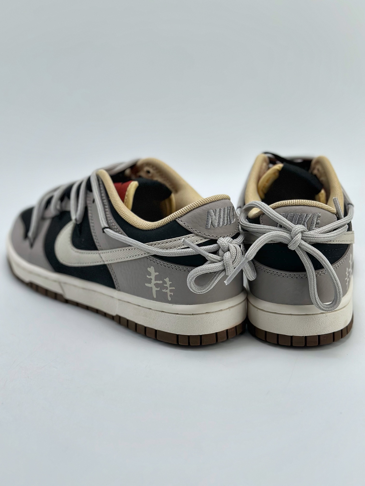 240 NIKE SB Dunk Low 绑带山系气泡水母 DR9704-200