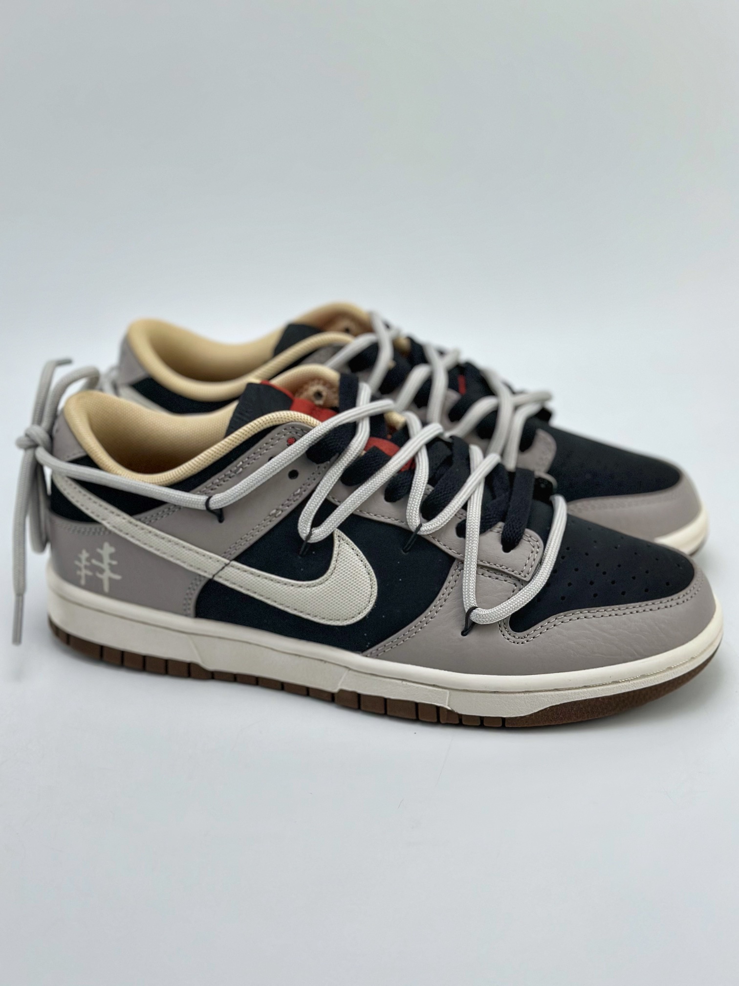 240 NIKE SB Dunk Low 绑带山系气泡水母 DR9704-200