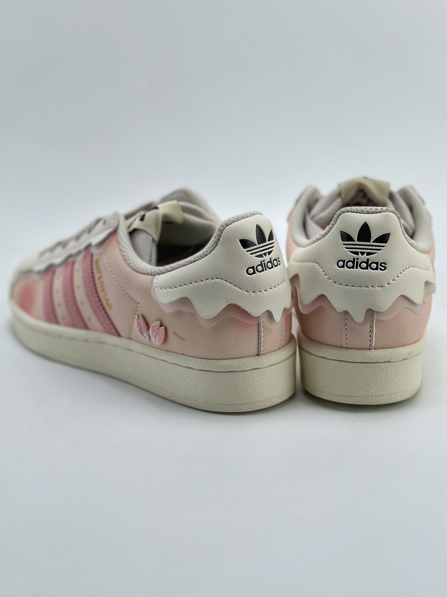 150 Adidas   Originals Superstar 贝壳头 粉白 采 GW4441