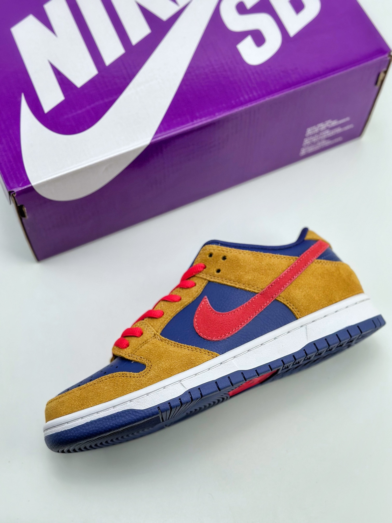 210 NIKE SB Dunk Low “Papa Bear” 棕红蓝 小熊爸爸BQ6817-700