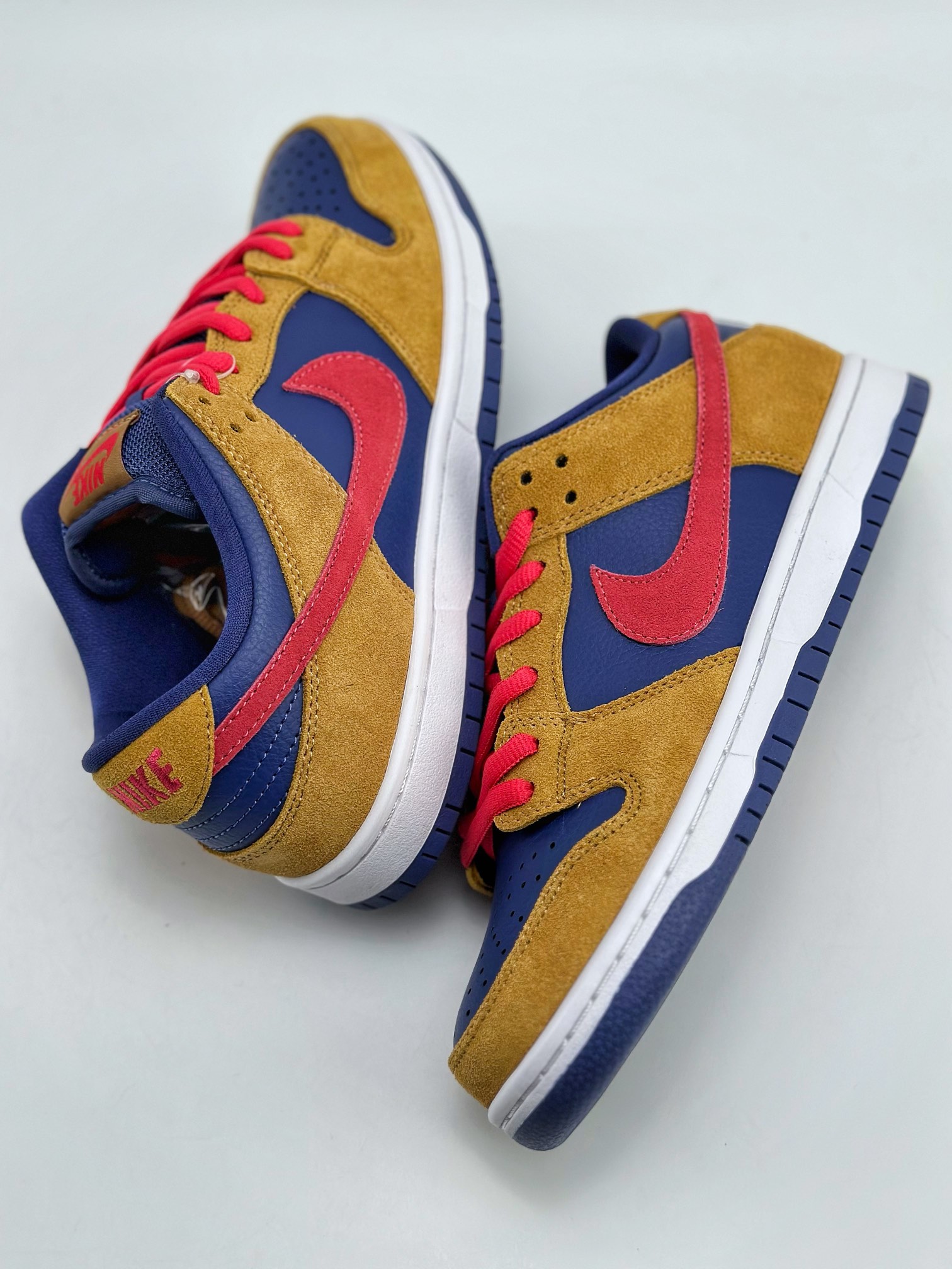 210 NIKE SB Dunk Low “Papa Bear” 棕红蓝 小熊爸爸BQ6817-700