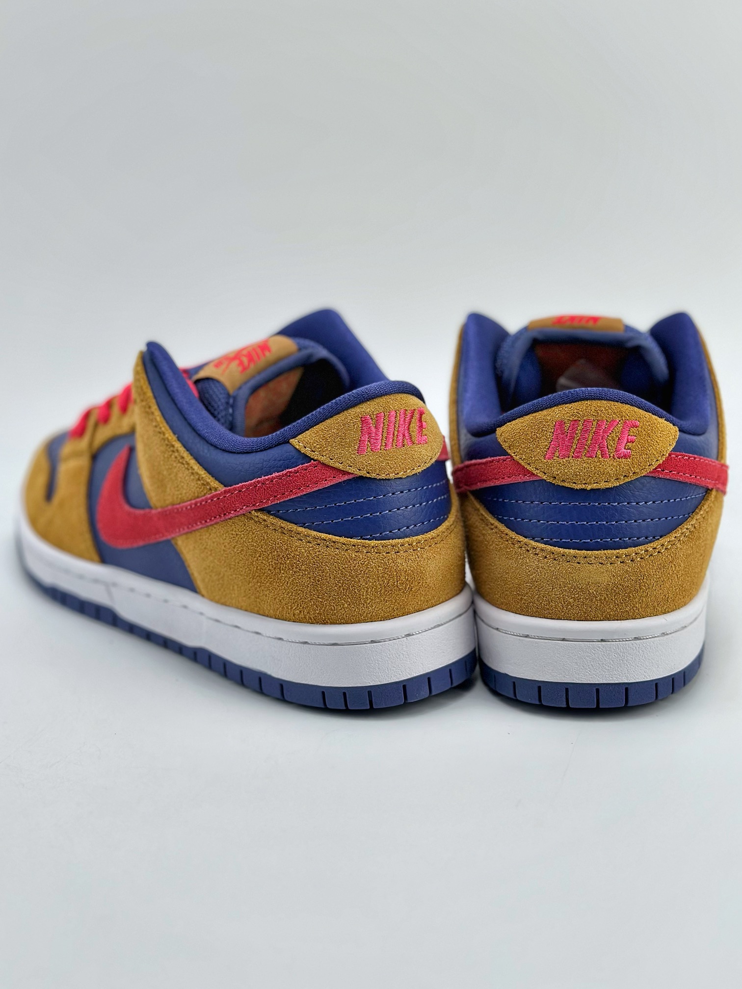 210 NIKE SB Dunk Low “Papa Bear” 棕红蓝 小熊爸爸BQ6817-700