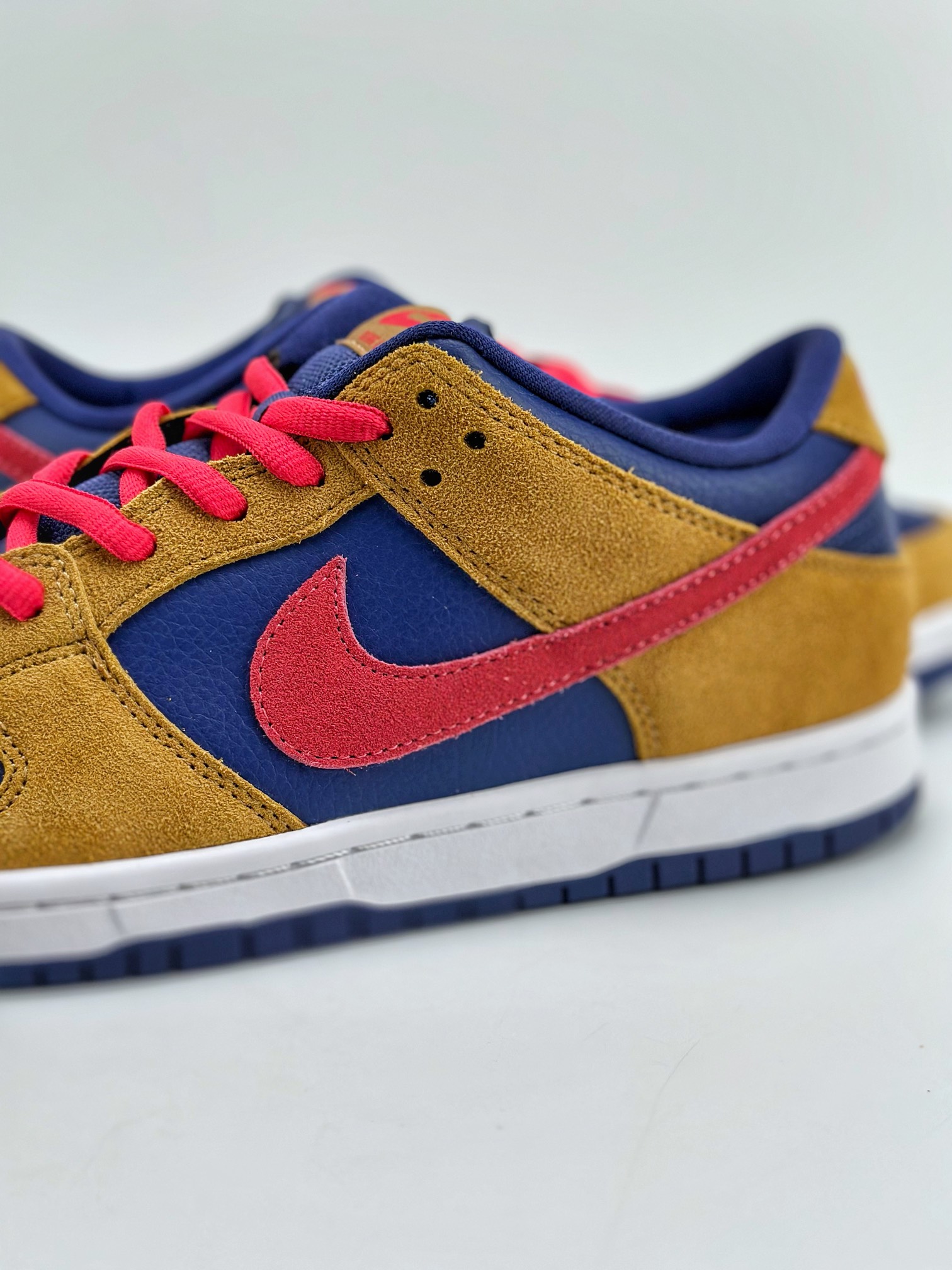 210 NIKE SB Dunk Low “Papa Bear” 棕红蓝 小熊爸爸BQ6817-700