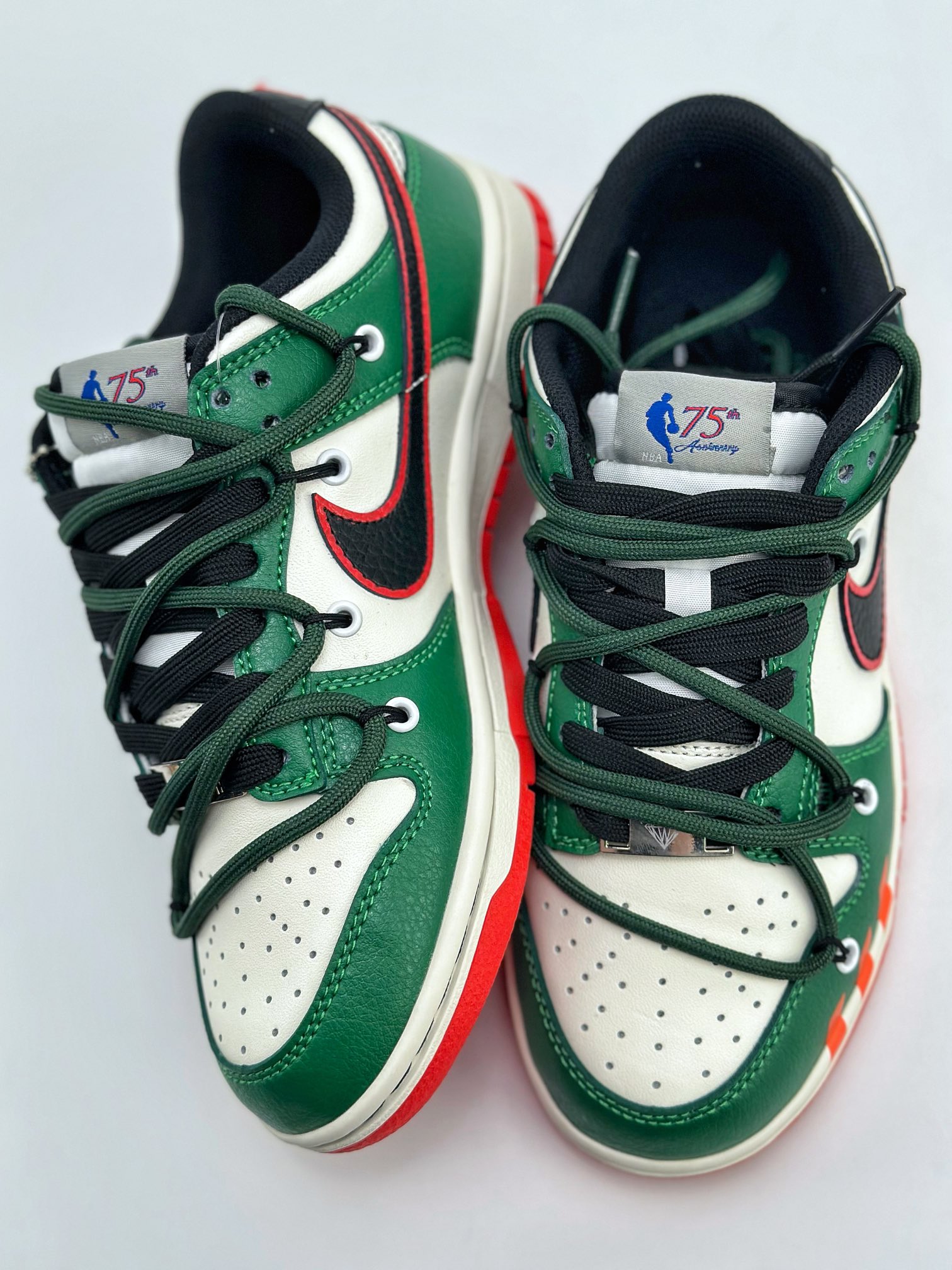 Nike SB Dunk Low Panda Mischief DO6288-100