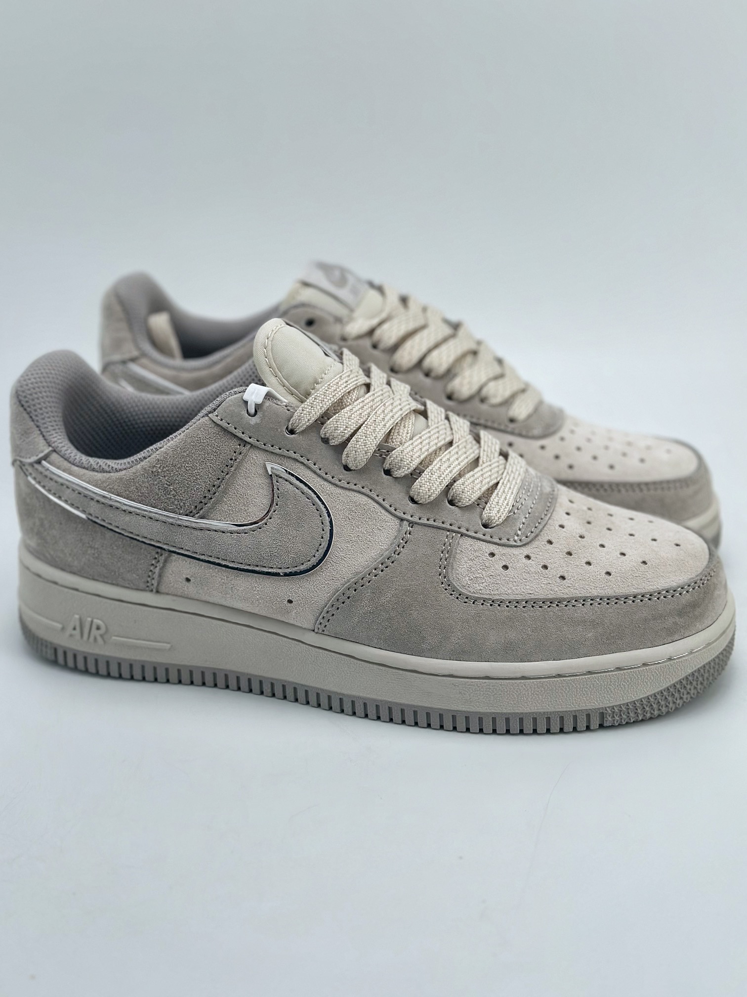 240 Nike Air Force 1 Low 07 麂皮灰