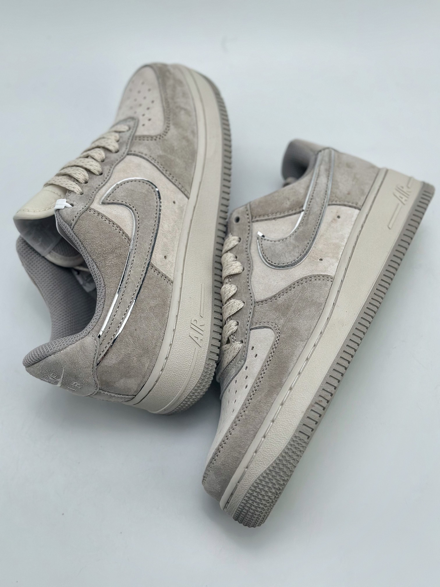 240 Nike Air Force 1 Low 07 麂皮灰