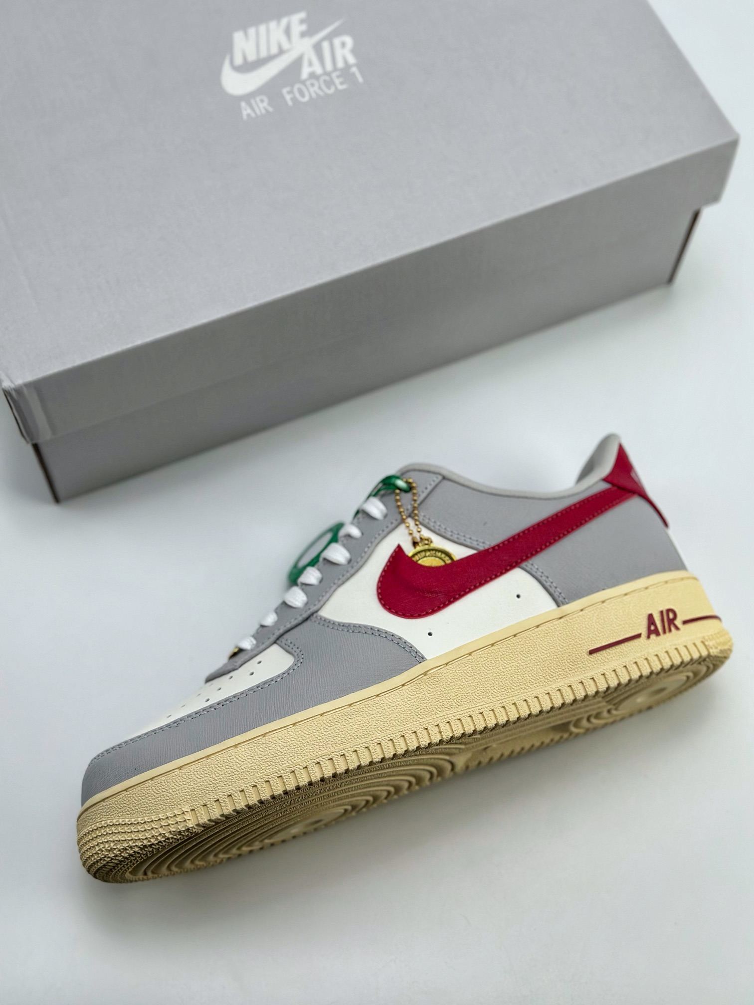 200 Nike Air Force 1 Low 07 灰白红金币 DV7584-001