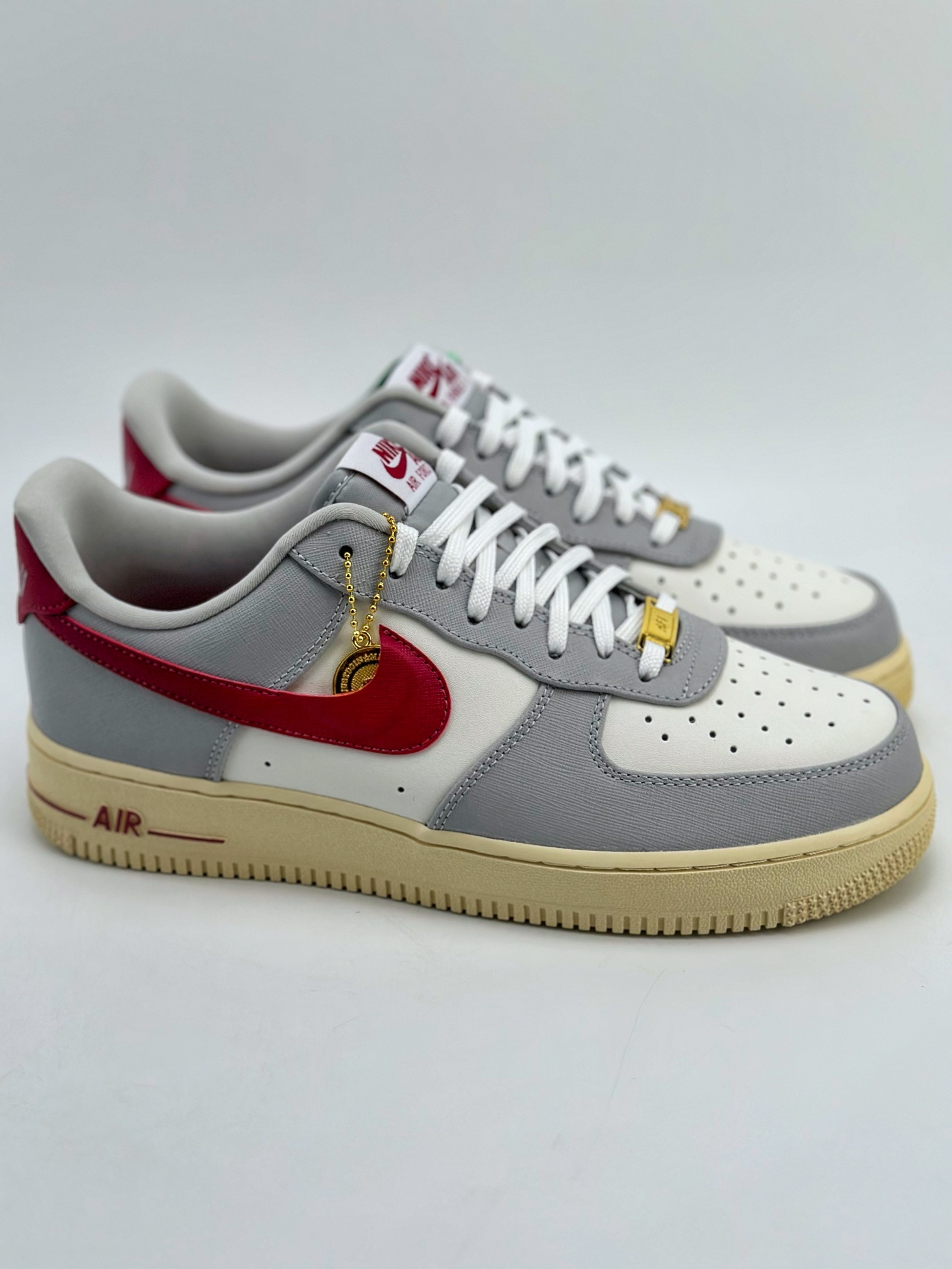 200 Nike Air Force 1 Low 07 灰白红金币 DV7584-001