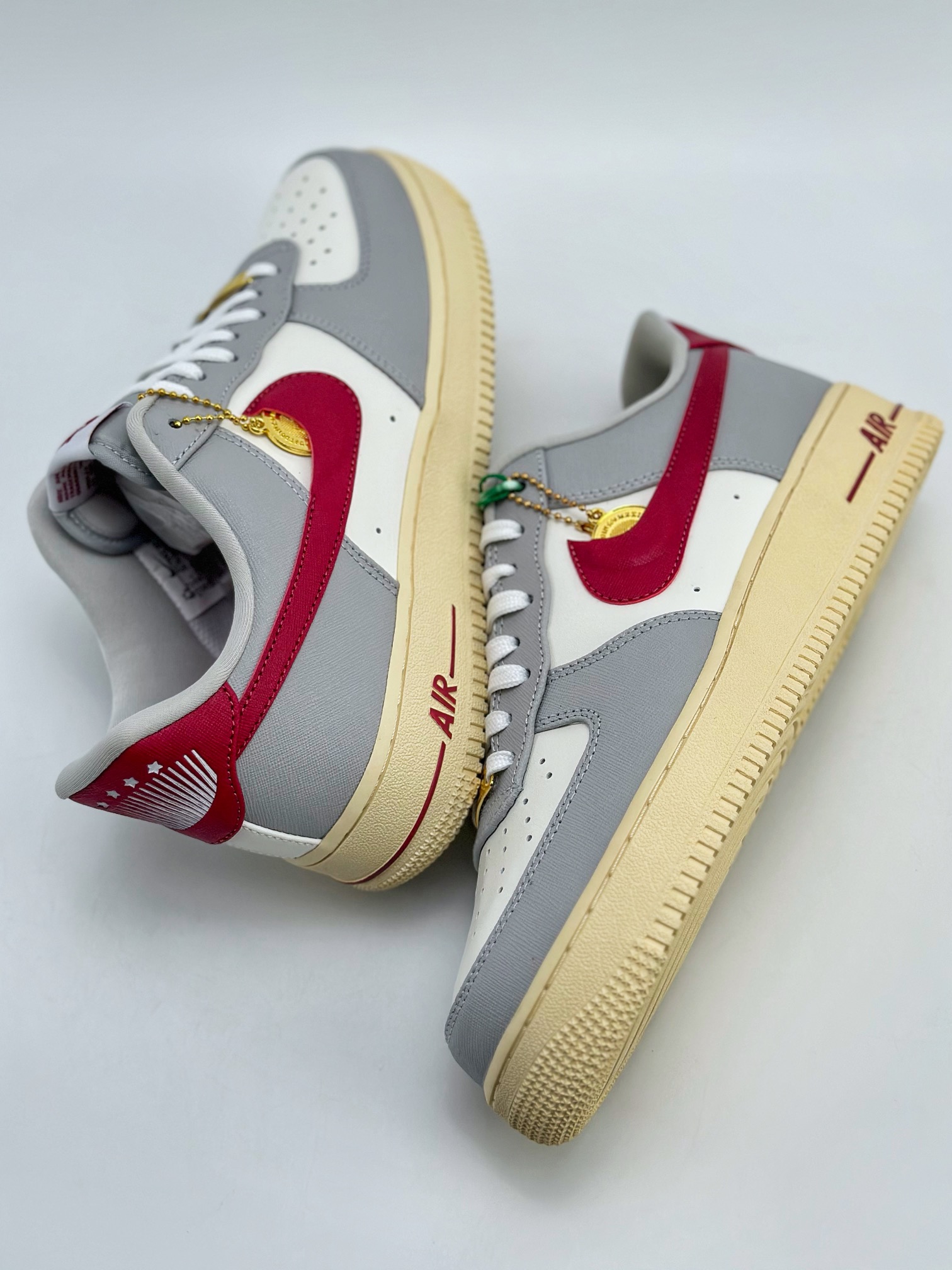 200 Nike Air Force 1 Low 07 灰白红金币 DV7584-001