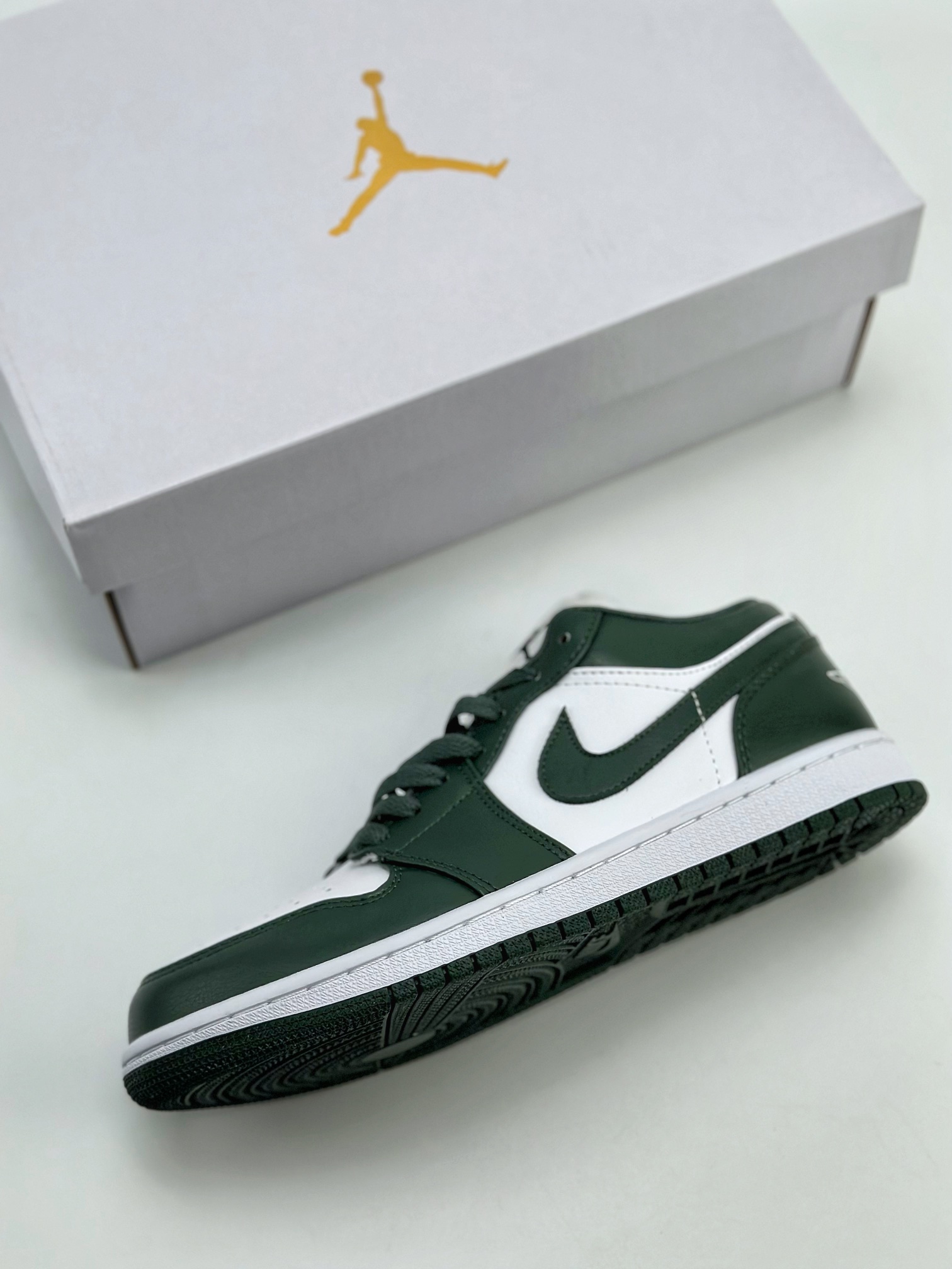 200 Air Jordan 1 "White Olive" 白橄榄绿 DC0774-113