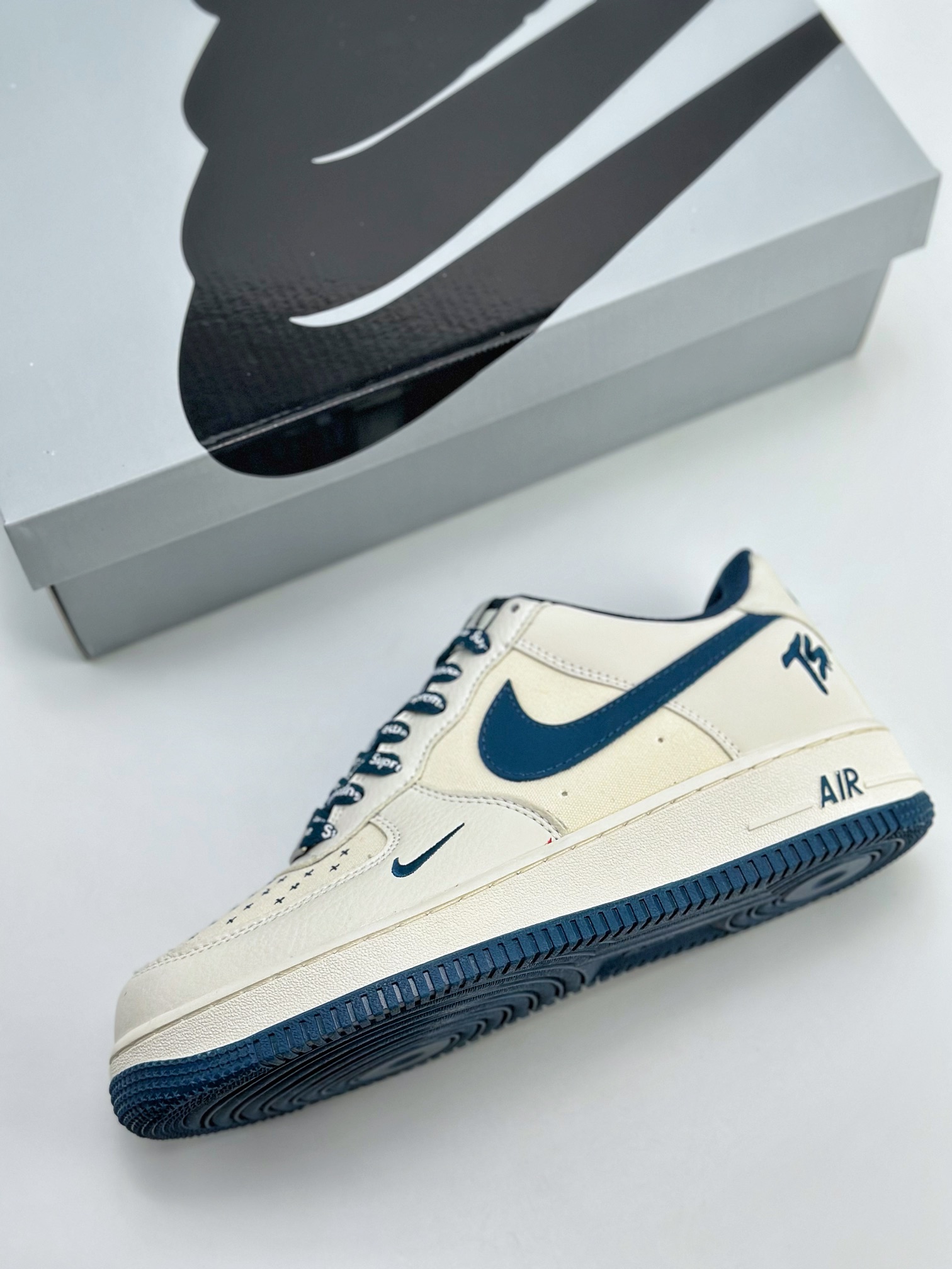 240 Nike Air Force 1 Low 07 TS x Supreme 三方联名白藏青 PF9055-756