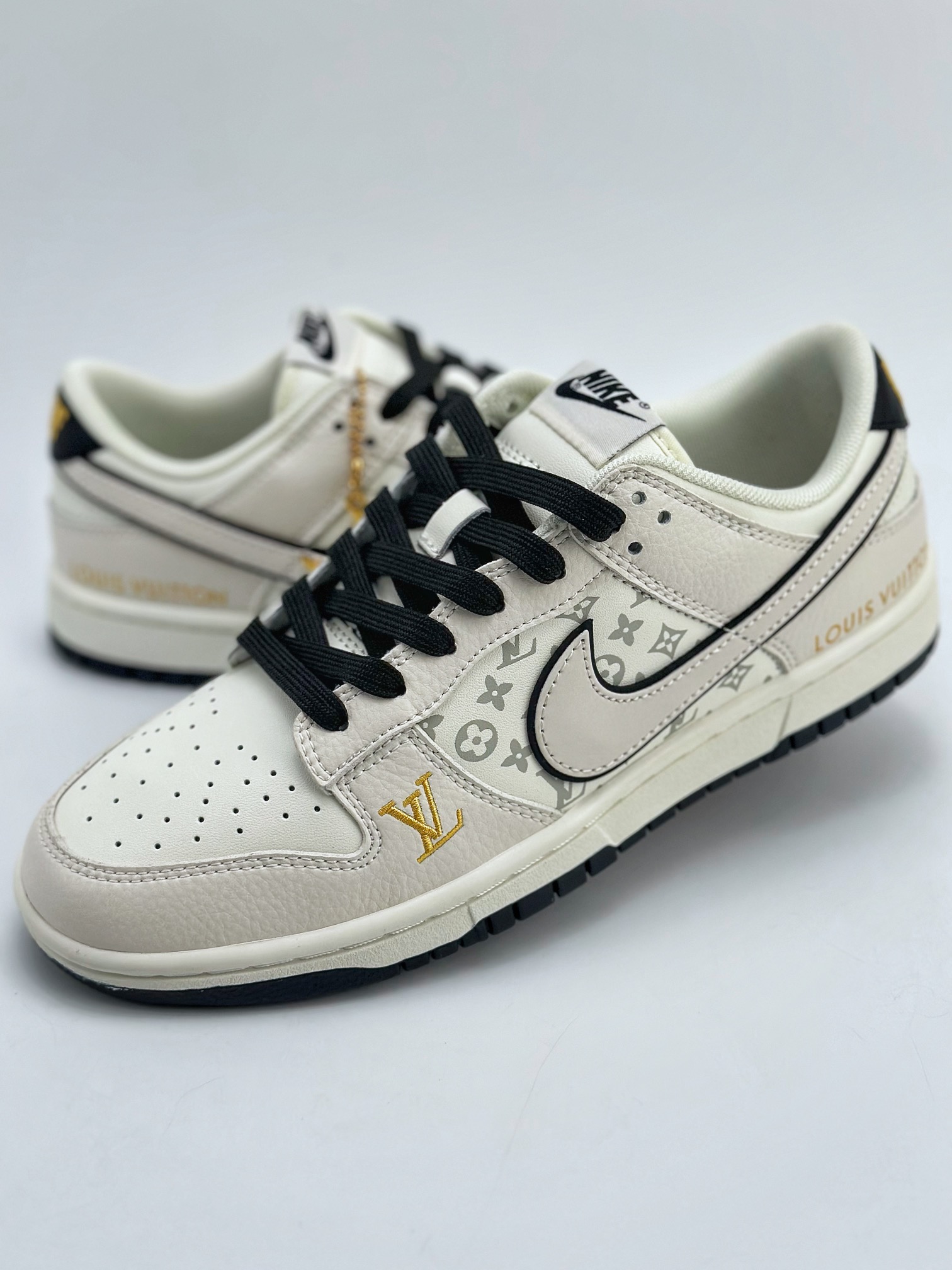 280 Nike SB Dunk Low x Louis Vuitton 黑金 FC1688-126