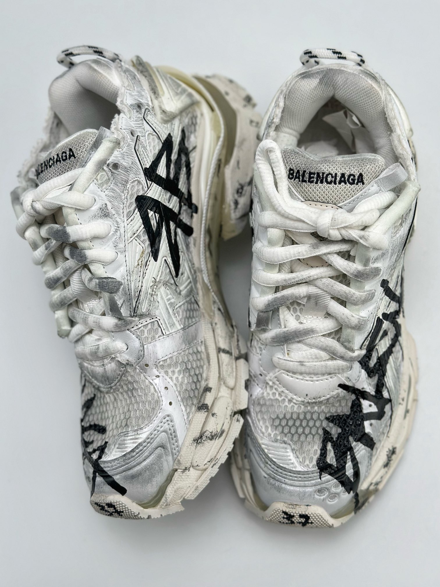 550 巴黎世家/Balenciaga 巴黎世家Runner运动鞋 677402 W3RBQ 9010