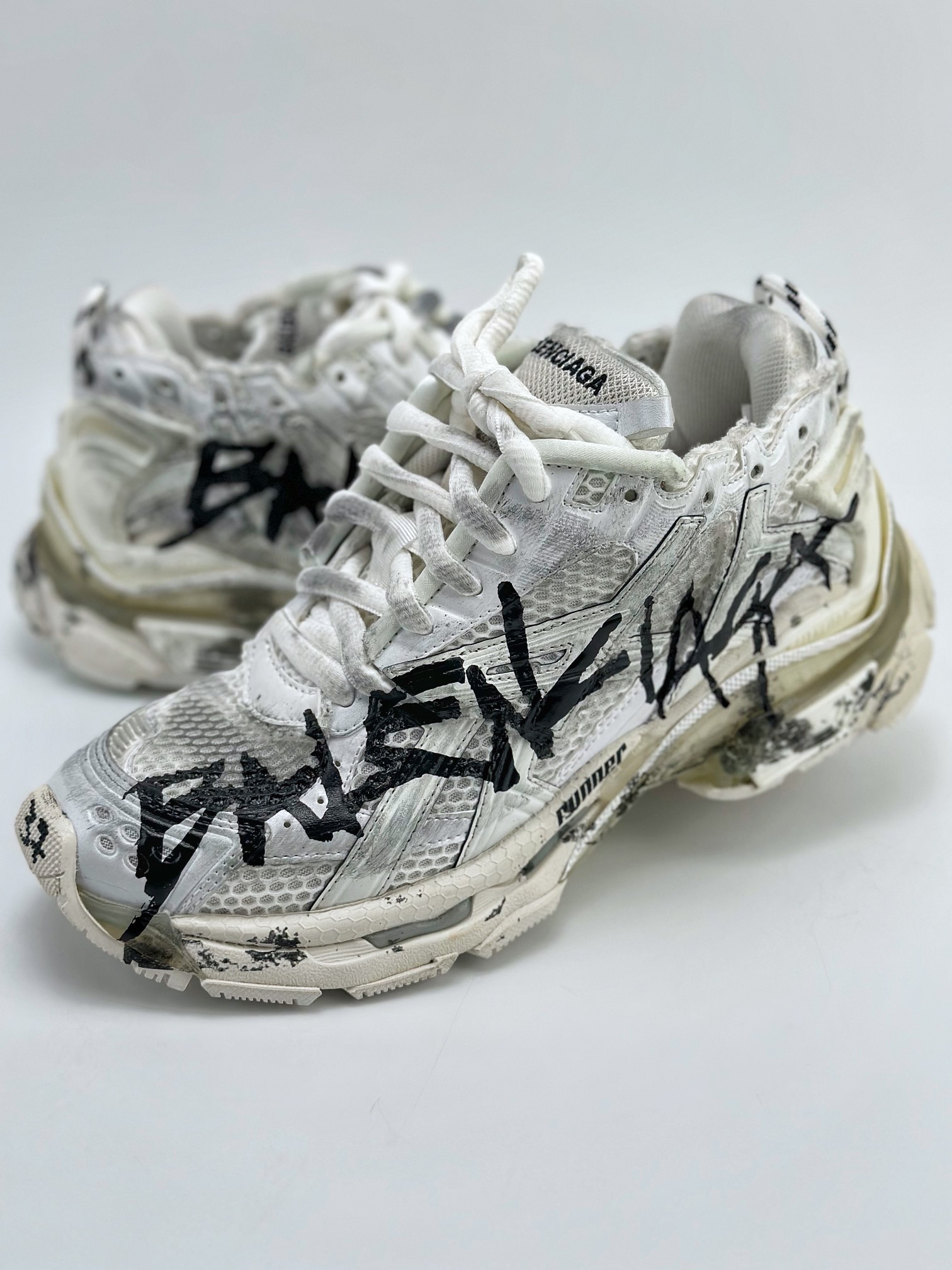 550 巴黎世家/Balenciaga 巴黎世家Runner运动鞋 677402 W3RBQ 9010